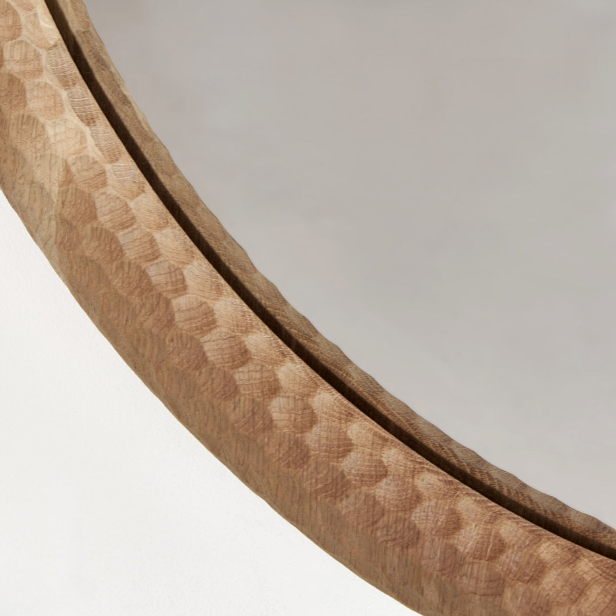 Oval Amarante gouged wood Mirror — detail view