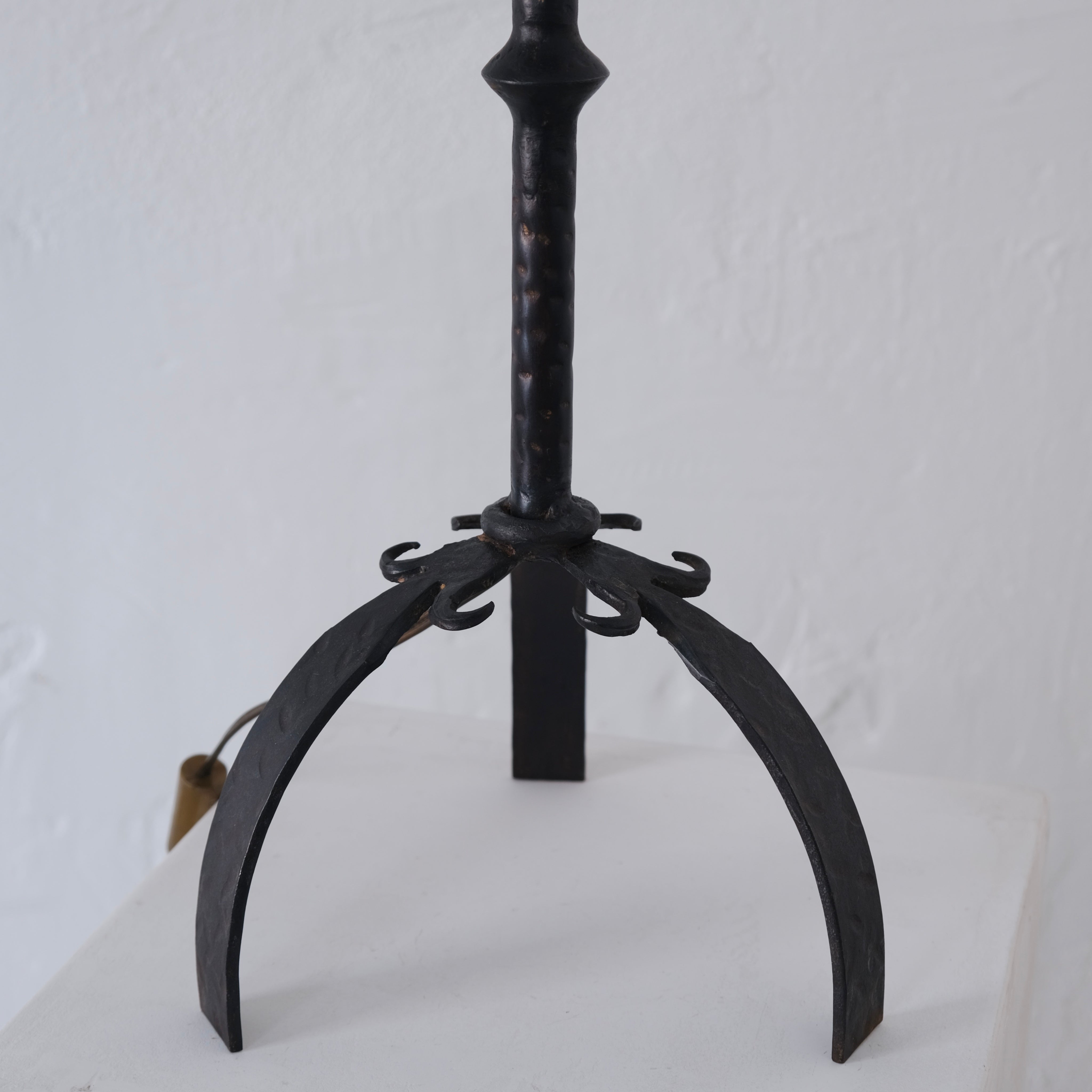 Brutalist Wrought Iron Table Lamp | 1970s — side angle showing curved iron base