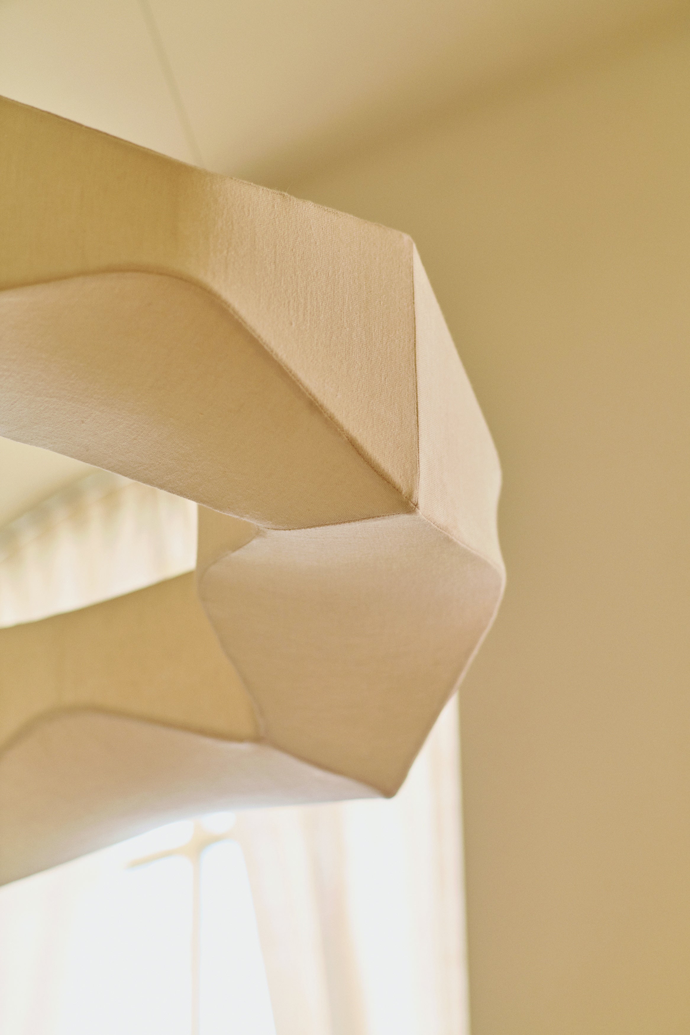 "Arête" Pendant Circle — detail view