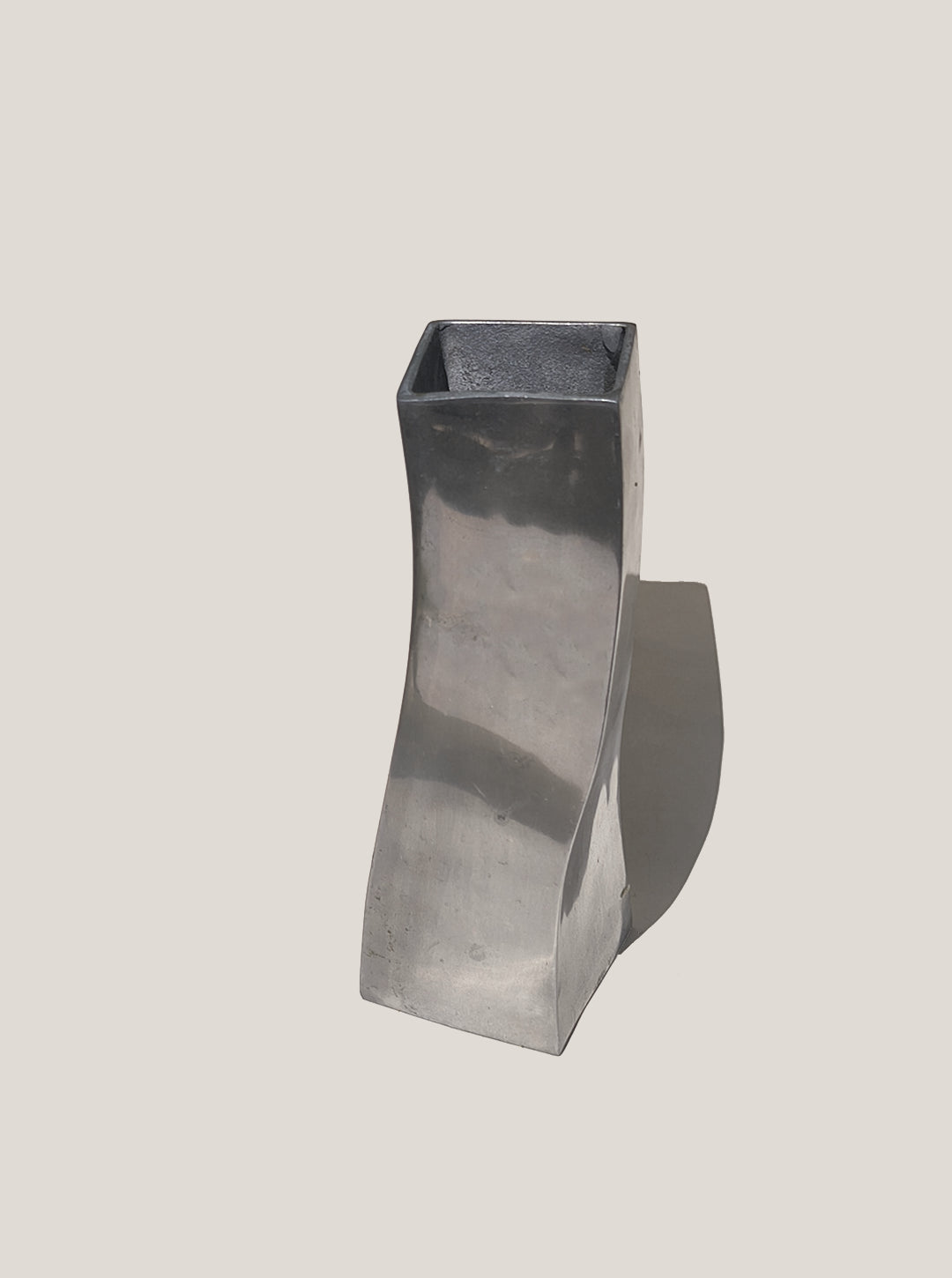Wavy Modern Vase by Les Objoies | The Oblist