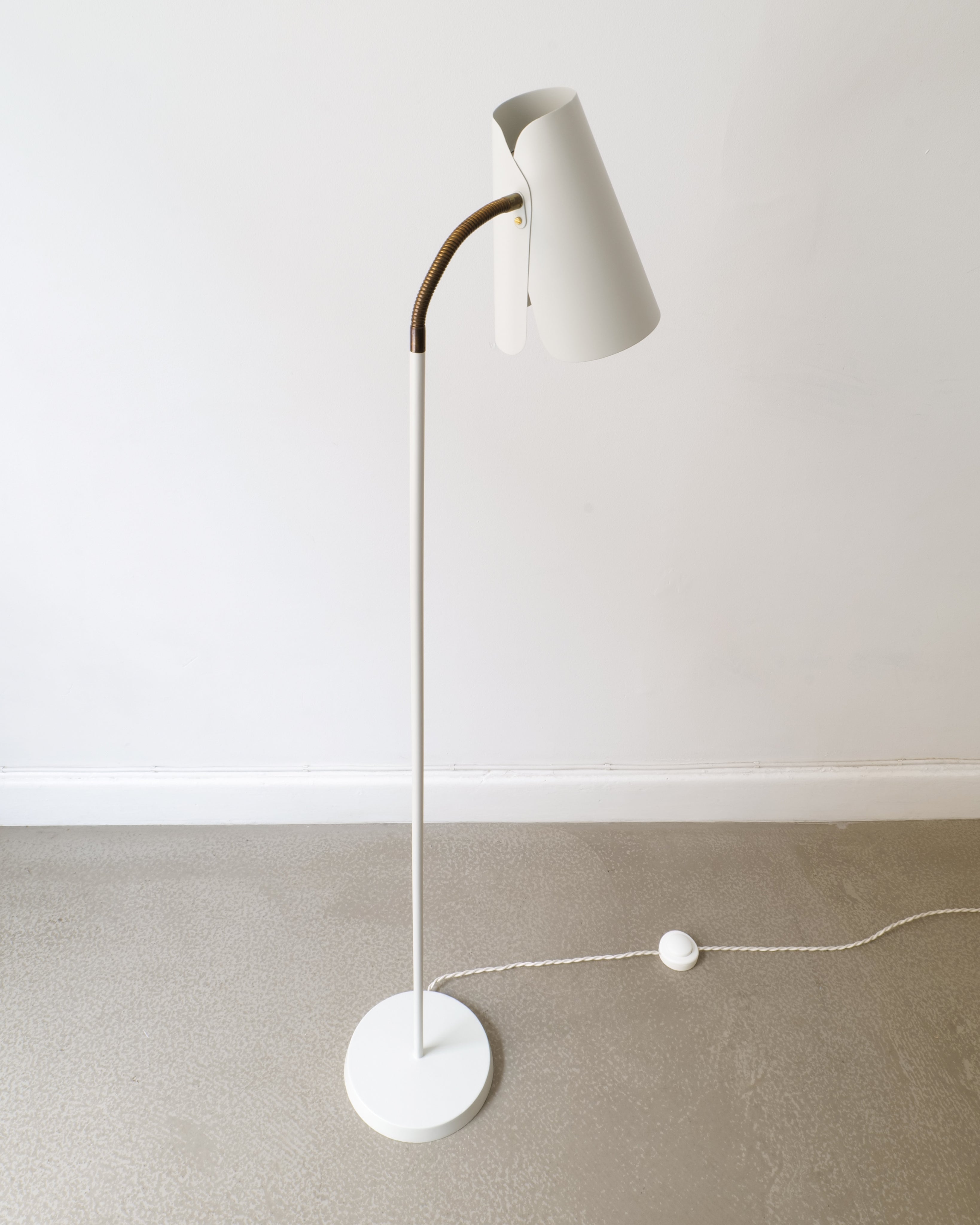 Harald Notini Böhlmarks Model 225 Floor Lamp 1940s — close-up