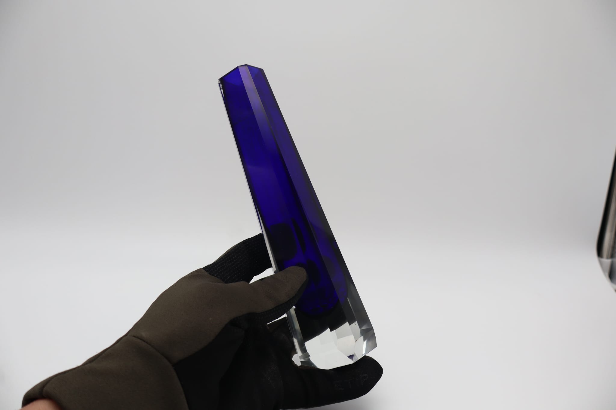 Murano Sommerso Glass Vase – Cobalt Blue Faceted Crystal – Italian Mid Century 1960s — close-up