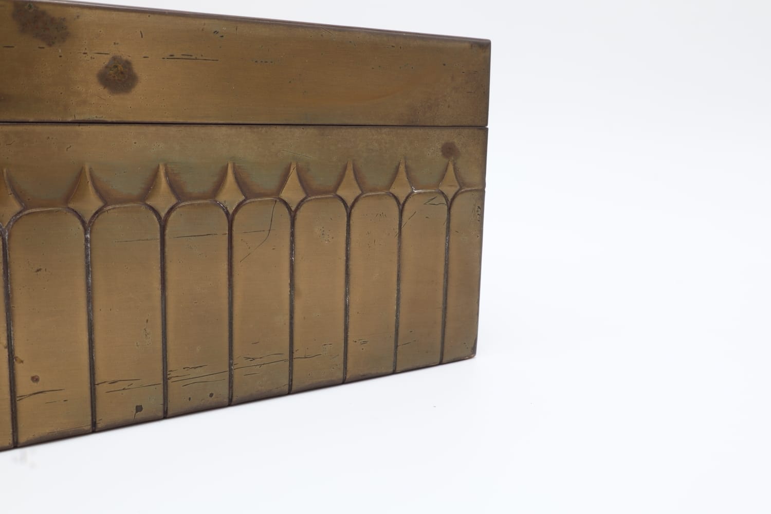 Early 20th-Century Art Nouveau Brass Box – Germany (c. 1900-1910) — close-up