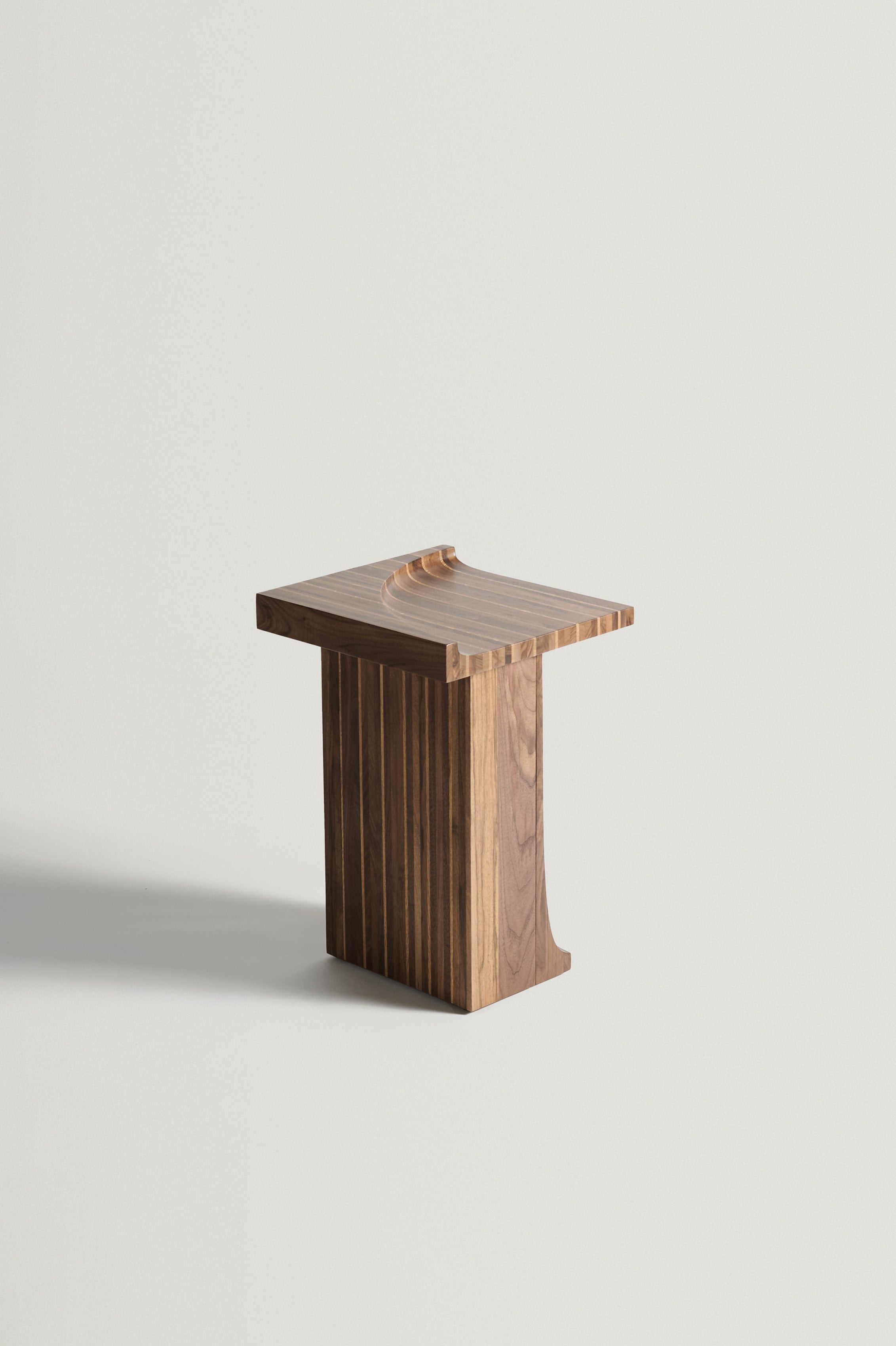 Trama Side Table in Wood and Oak — detail view