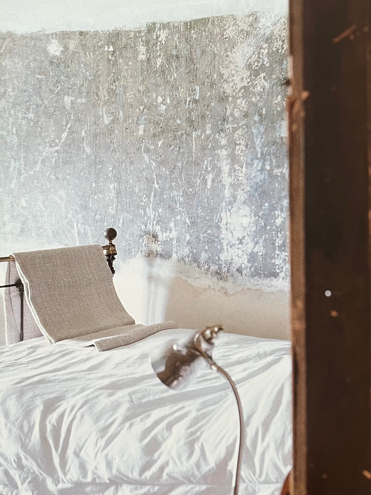 Country and Modern: Contemporary Interiors for Rural Settings - Decoration Book — alternate view