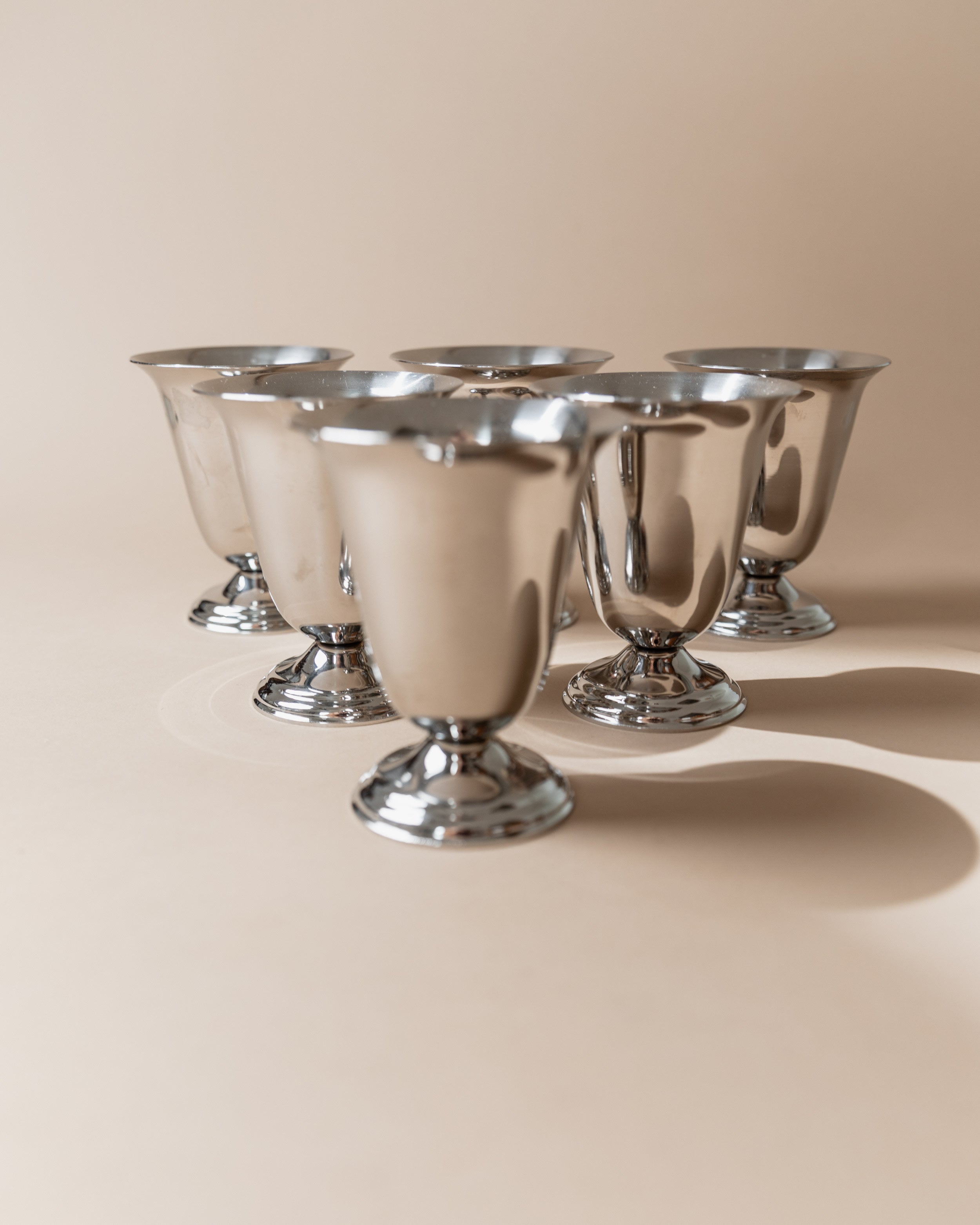 Ensemble de 6 tasses en acier inoxydable, design Italie années 1970