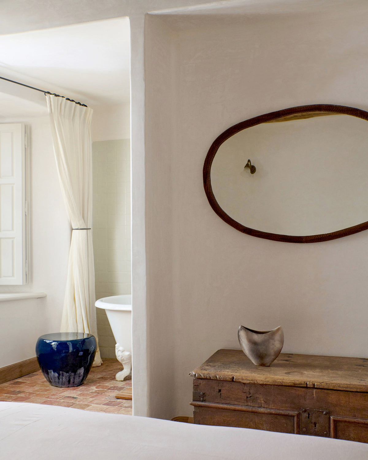 Oval Amarante gouged wood Mirror — alternate view