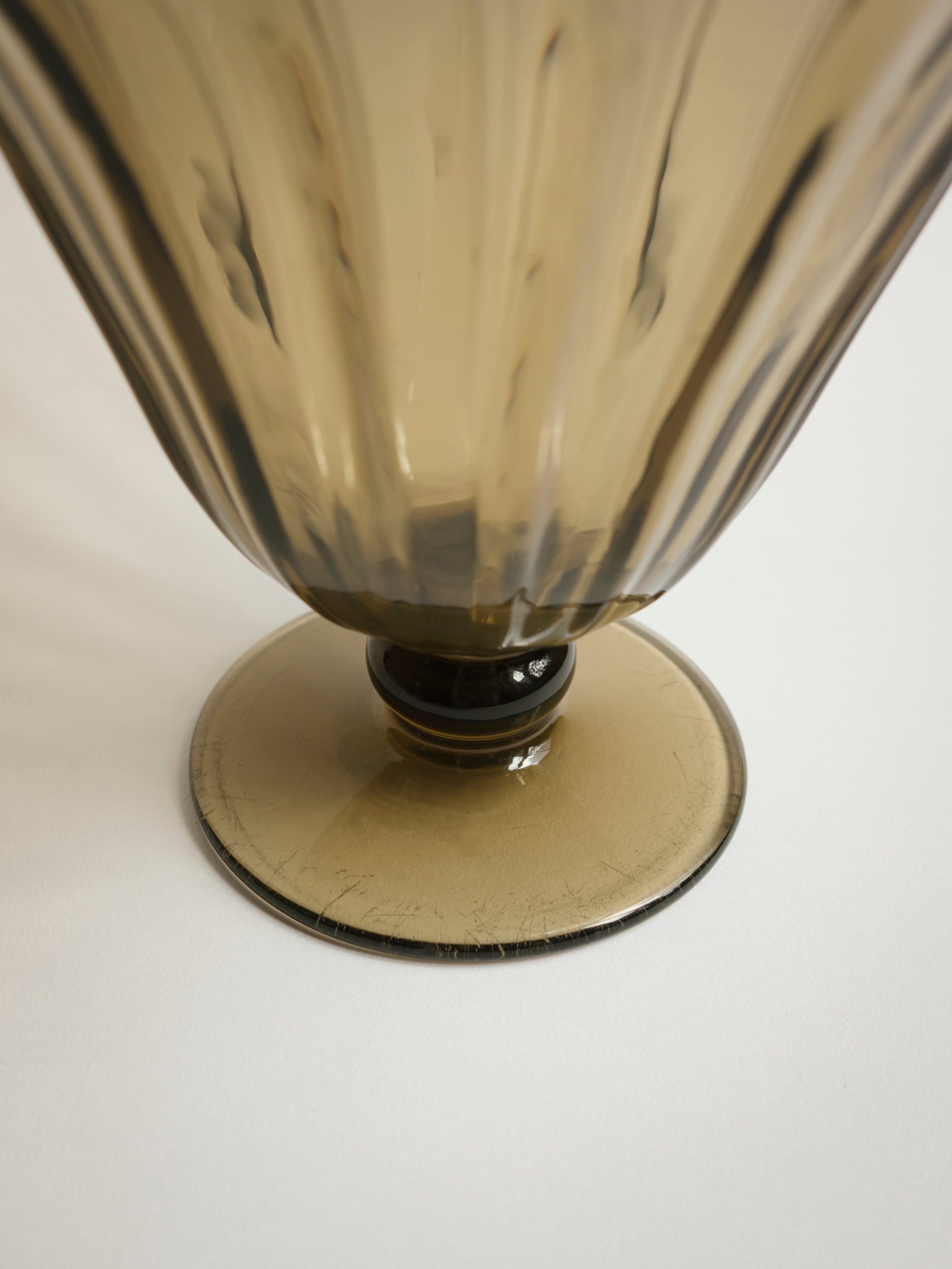 Muller Freres Luneville French Art Deco Glass Tulip Vase, Fume Brown c. 1920s — close-up