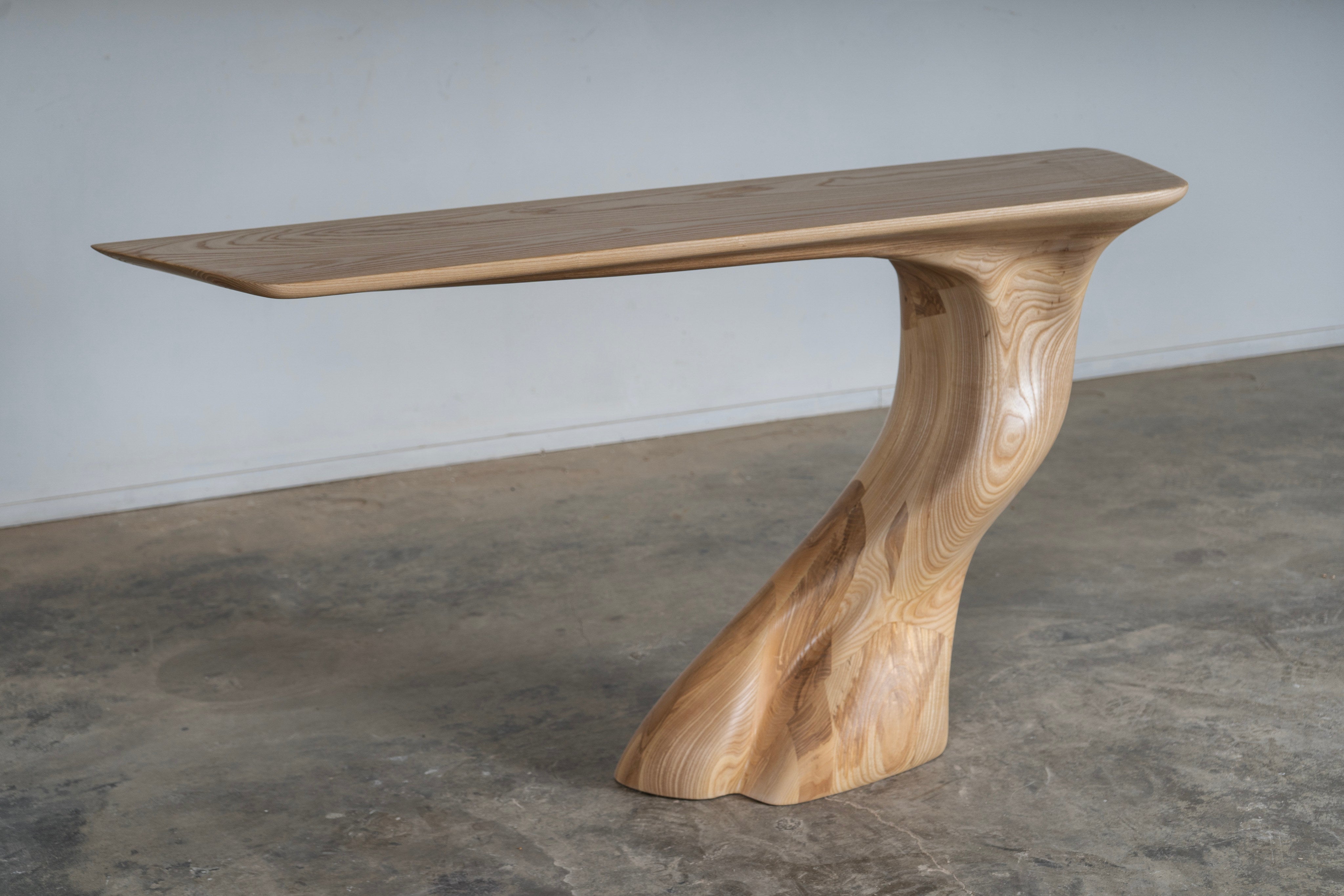 Sculptural Frolic console table in Ash wood — detail view