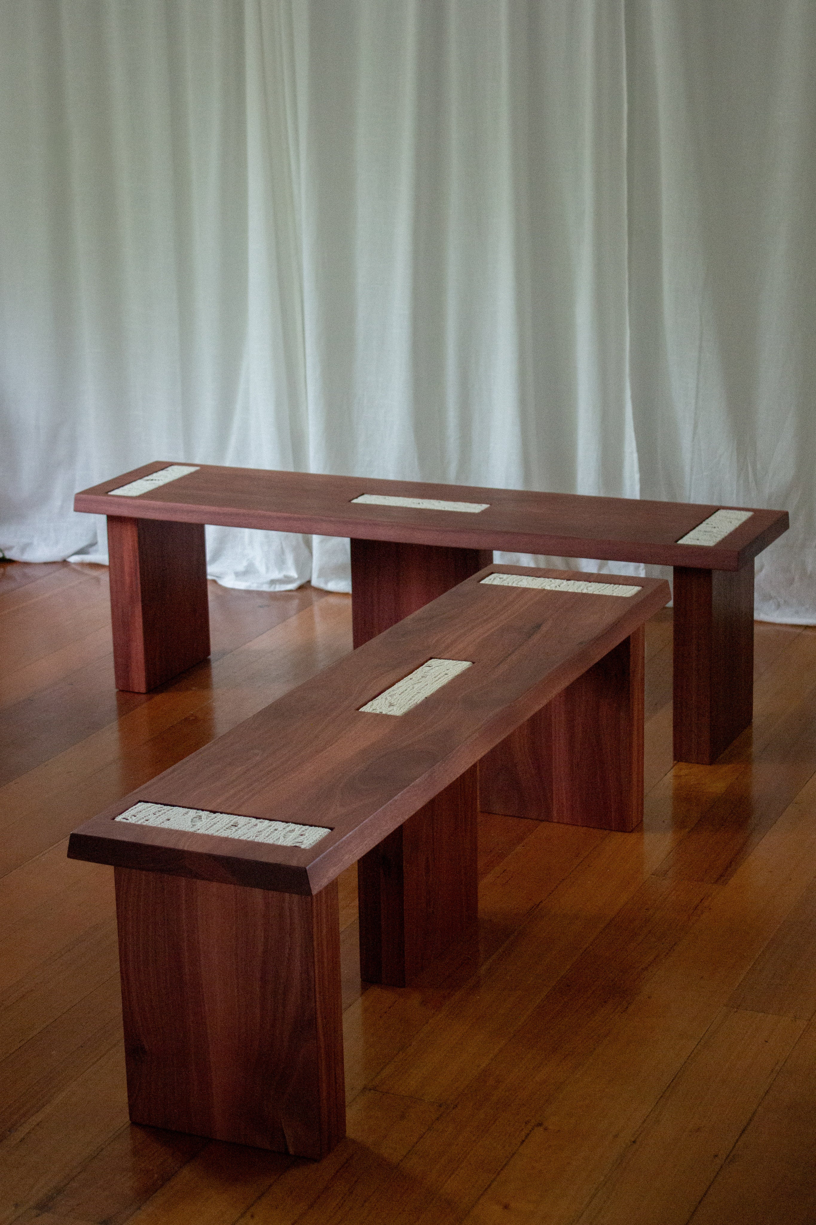 Banc avec incrustations tricotées