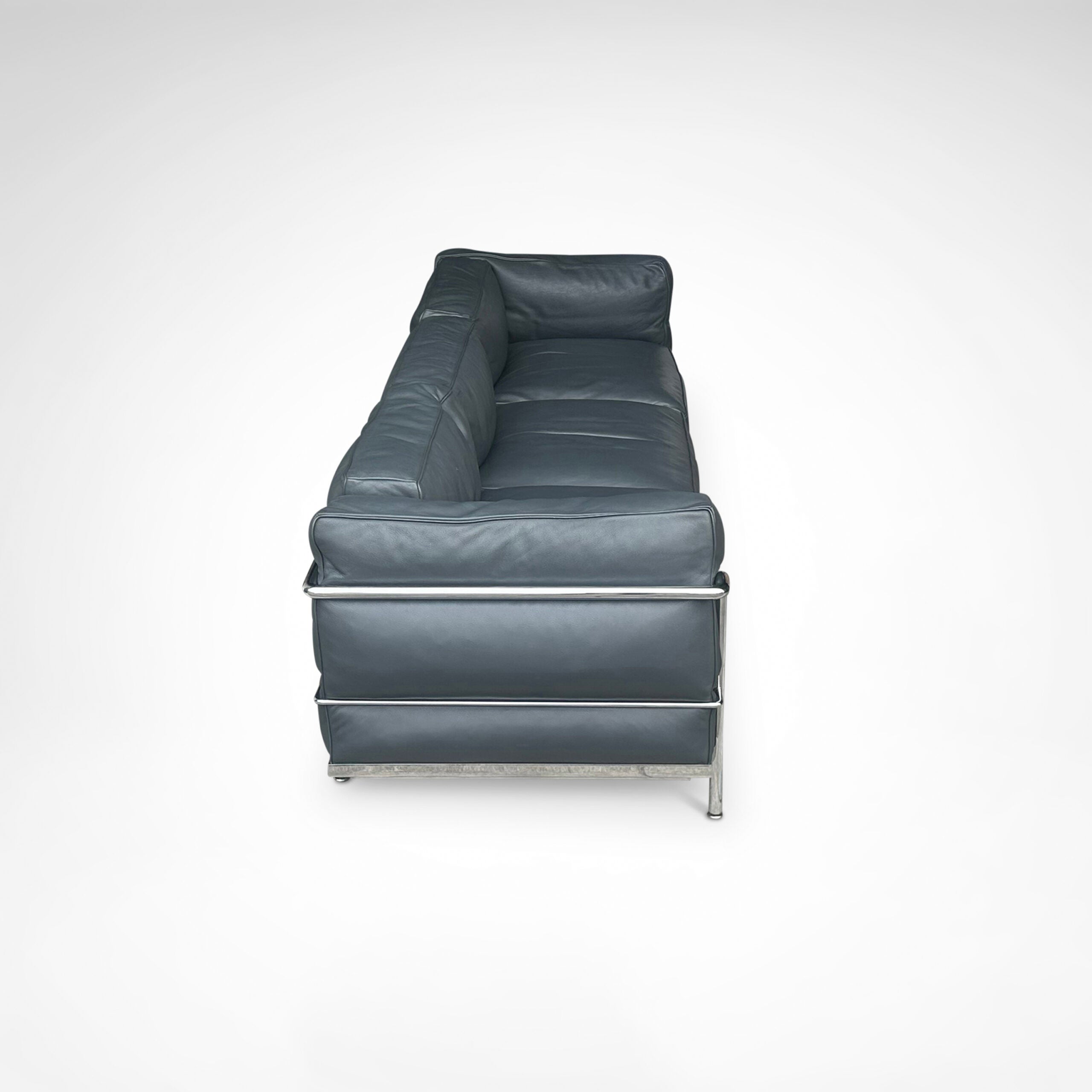 LC3 Down Cushions Y Extra Leather 3-Seater Sofa by Le Corbusier, Charlotte Perriand & Pierre Jeanneret for Cassina, 1990s — lifestyle setting