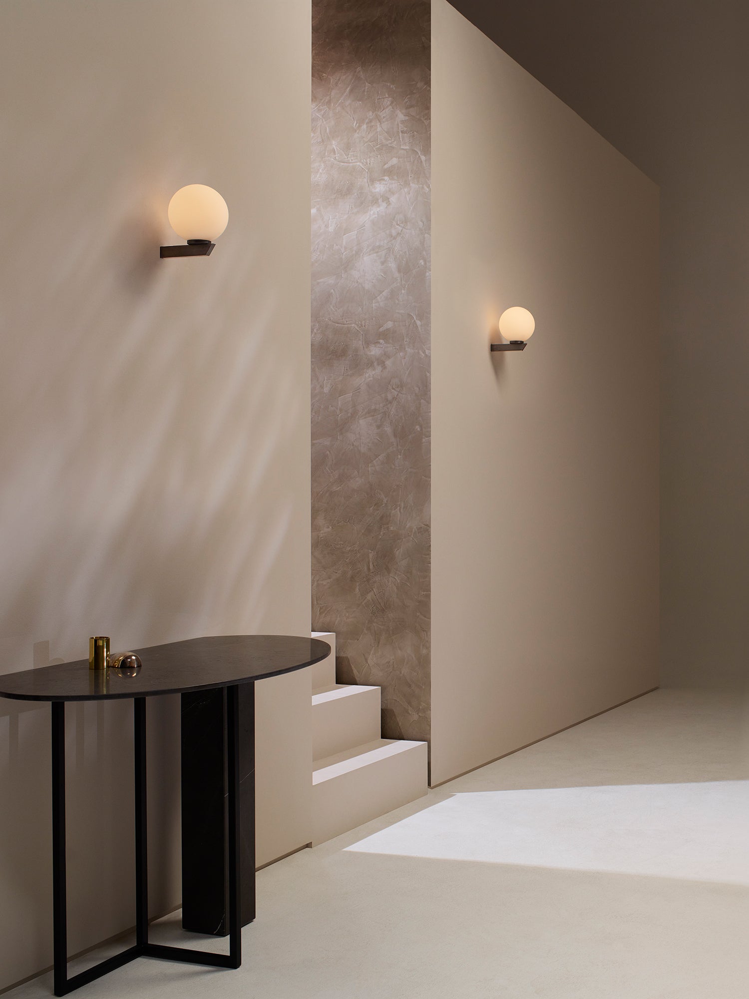 Gaia Short Wall Light
