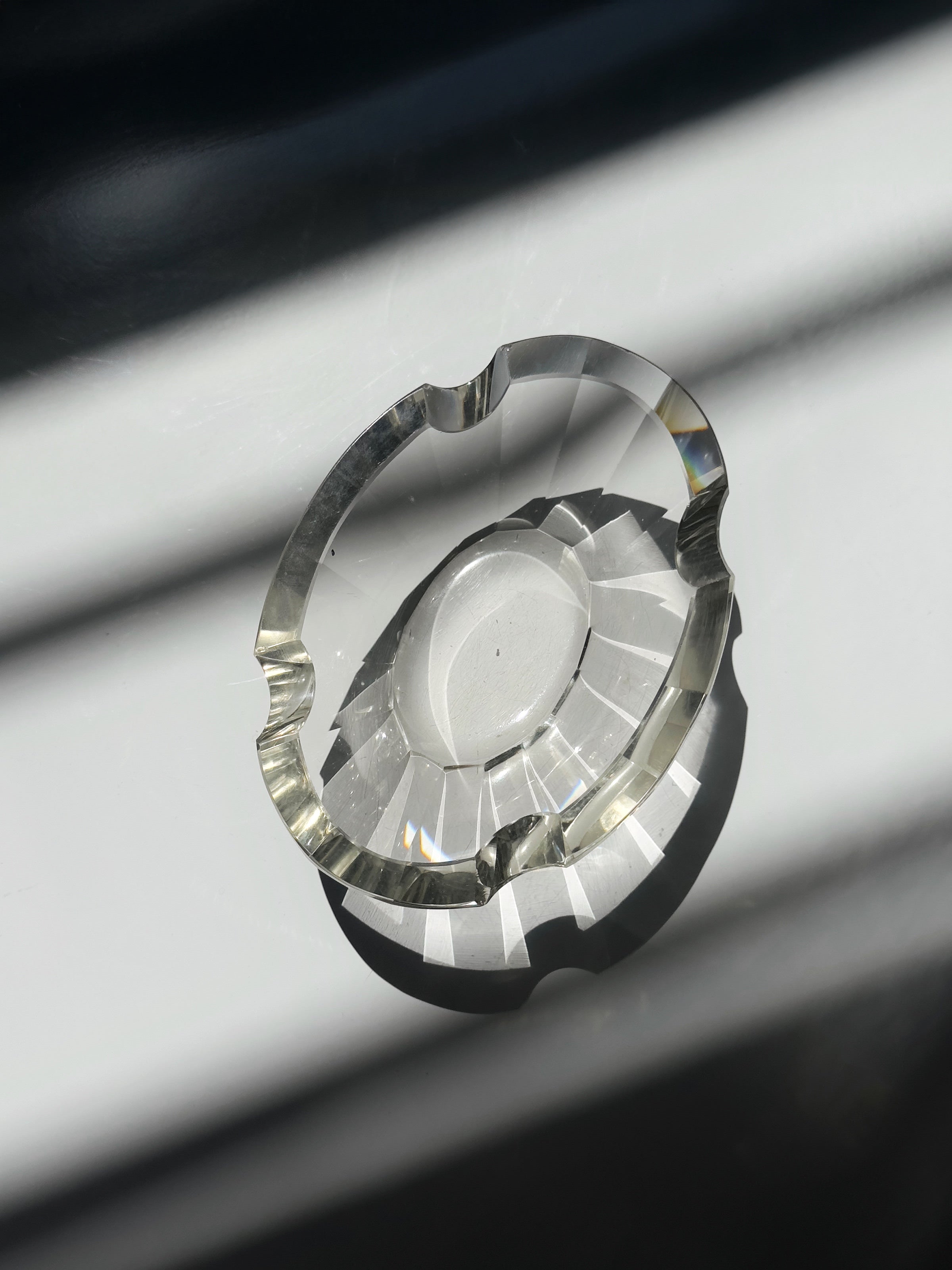 Italian prismatic crystal vide-poches - Art Deco 1930s — detail view