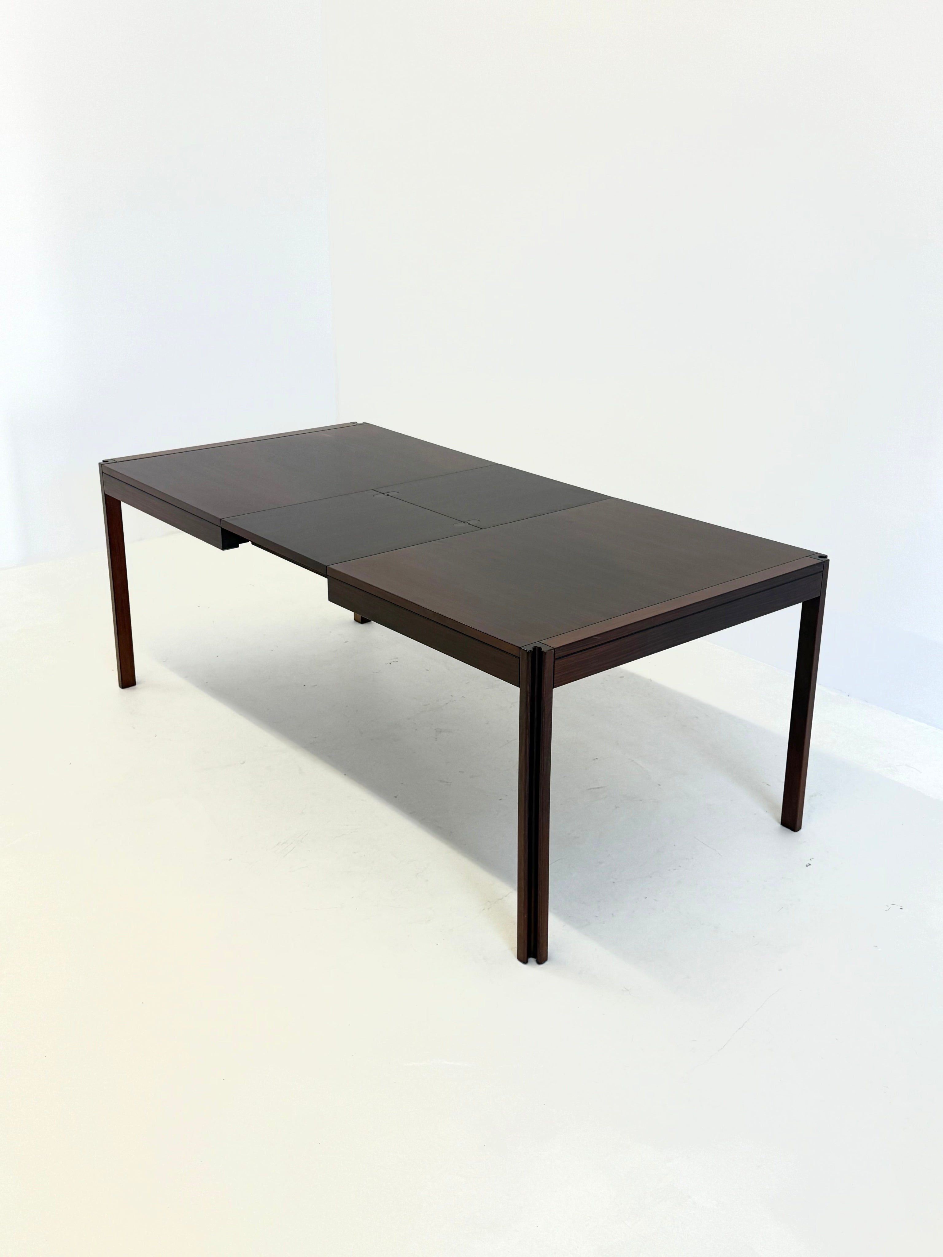 4D wooden vintage dining table by Angelo Mangiarotti for Molteni — view 15