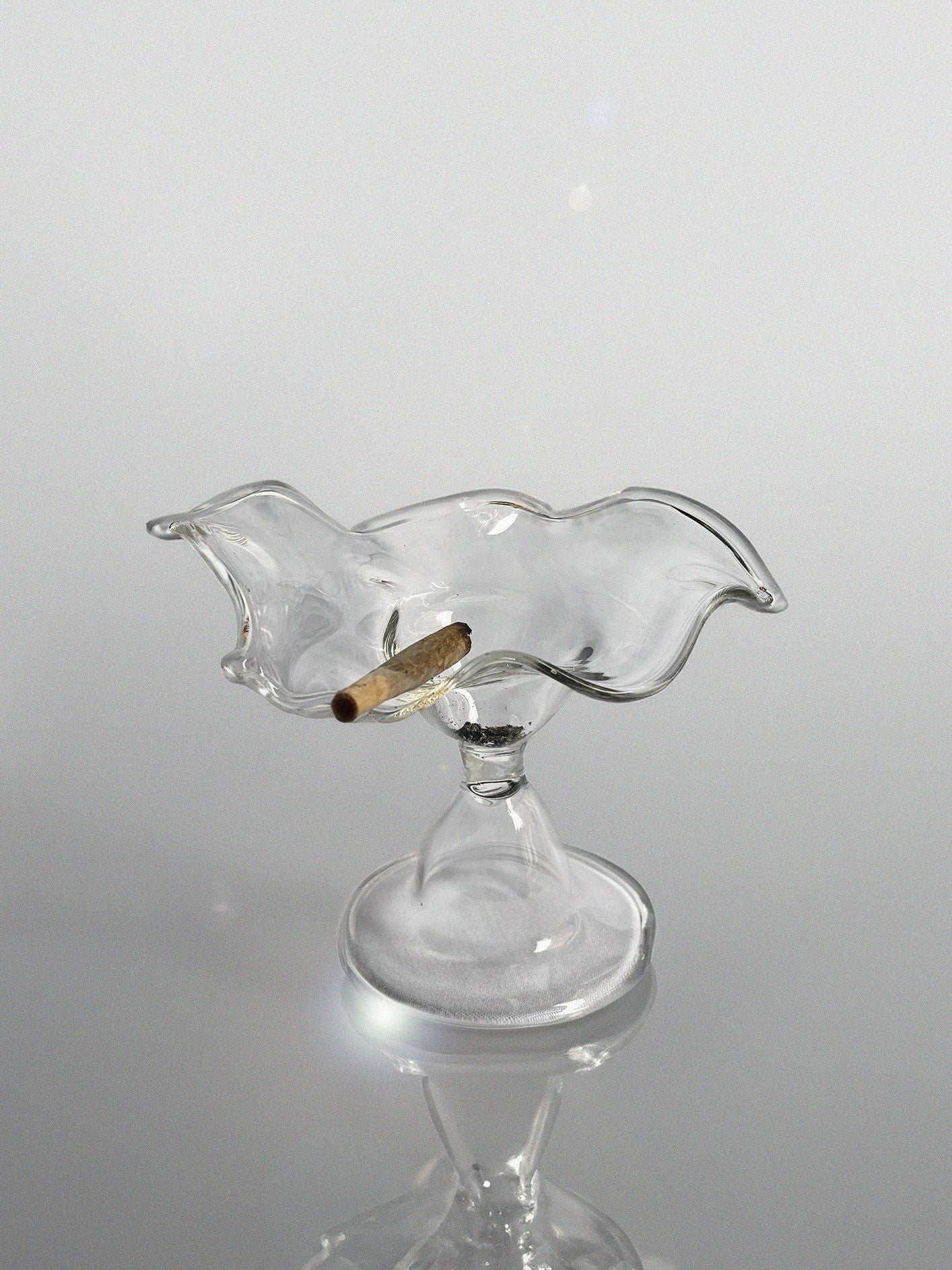 Myth Ashtray - Glass Tableware Decor — detail view