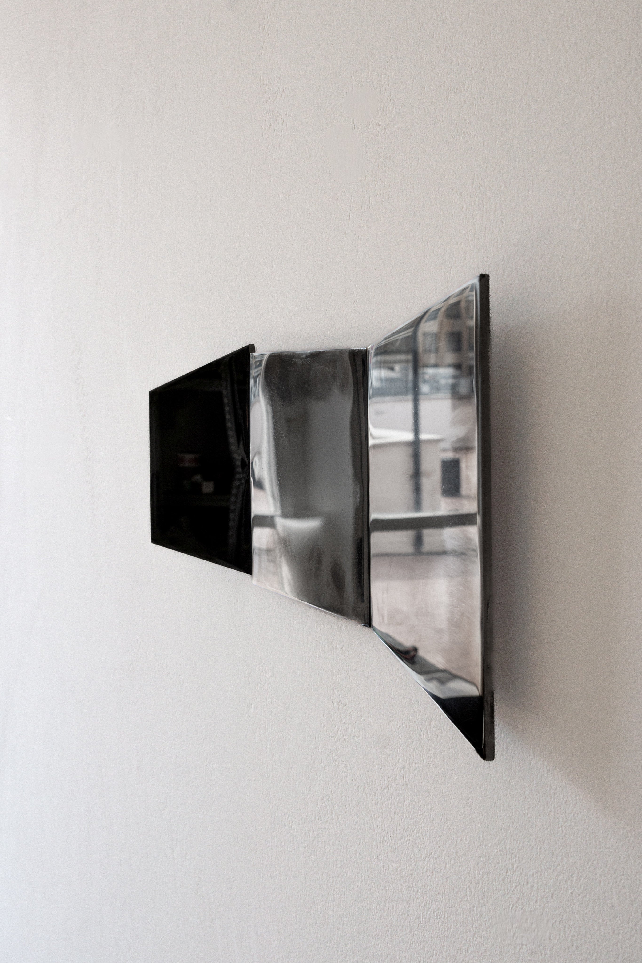 Contemporary Mirror in Steel - The Window — detail view