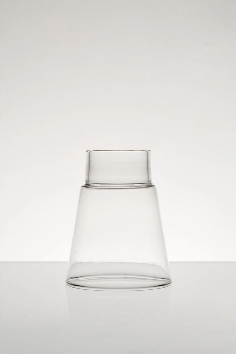 Podio' Glass - Clear — close-up of transparent glass design