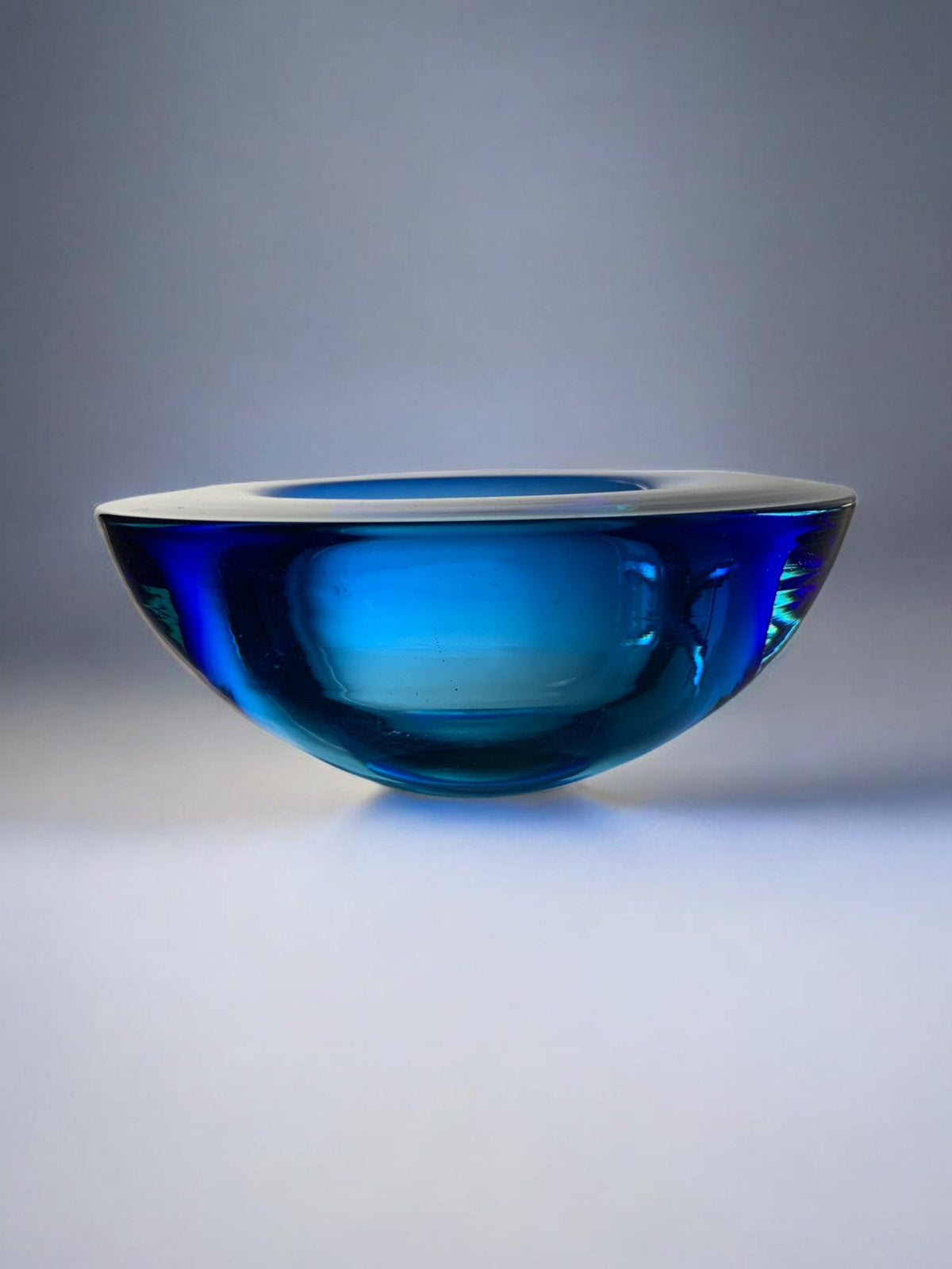Circular blue Murano glass tray by Flavio Poli by Malamar Studio | The Oblist
