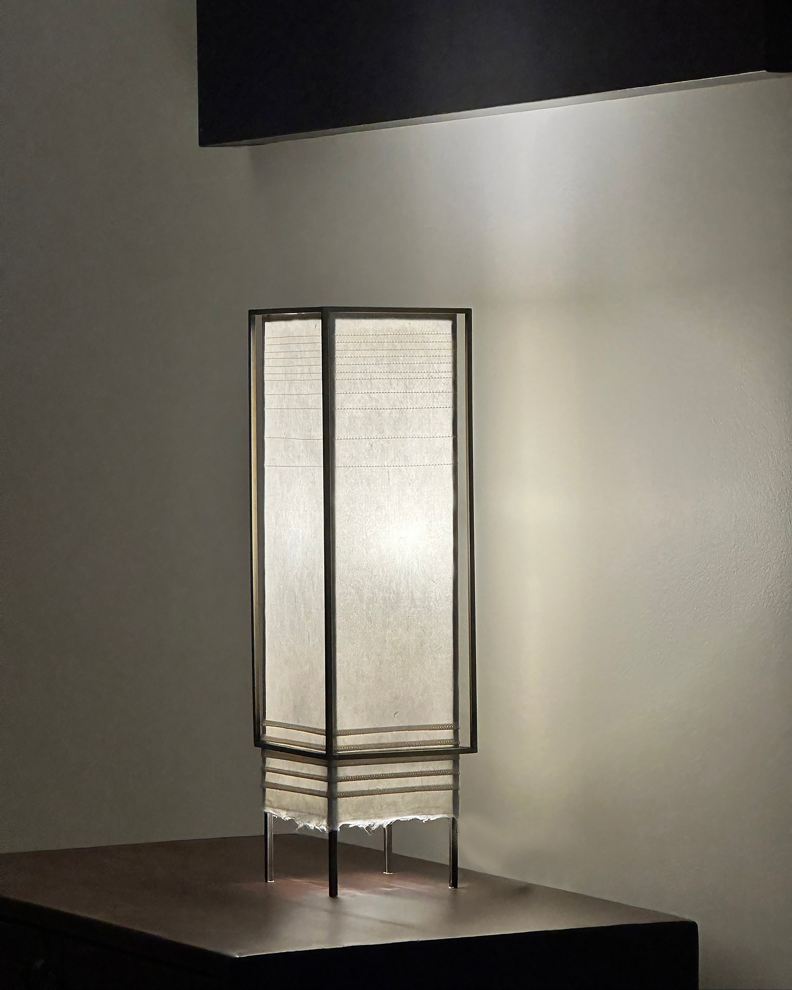biiit 002 / Table lamp by MANO Design Studio | The Oblist