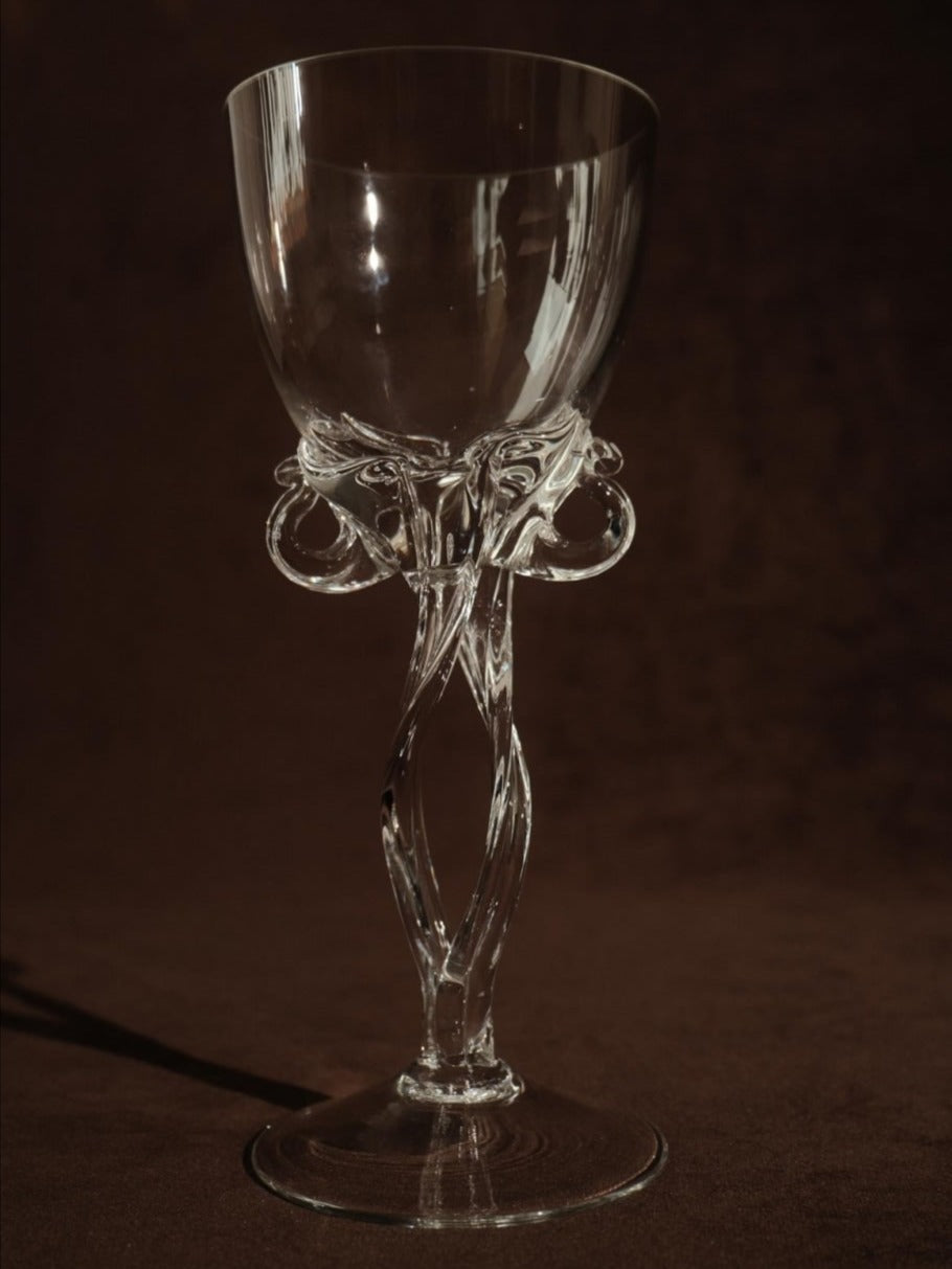 Set of 2 hand-blown wine glasses by Truffe Studio | The Oblist