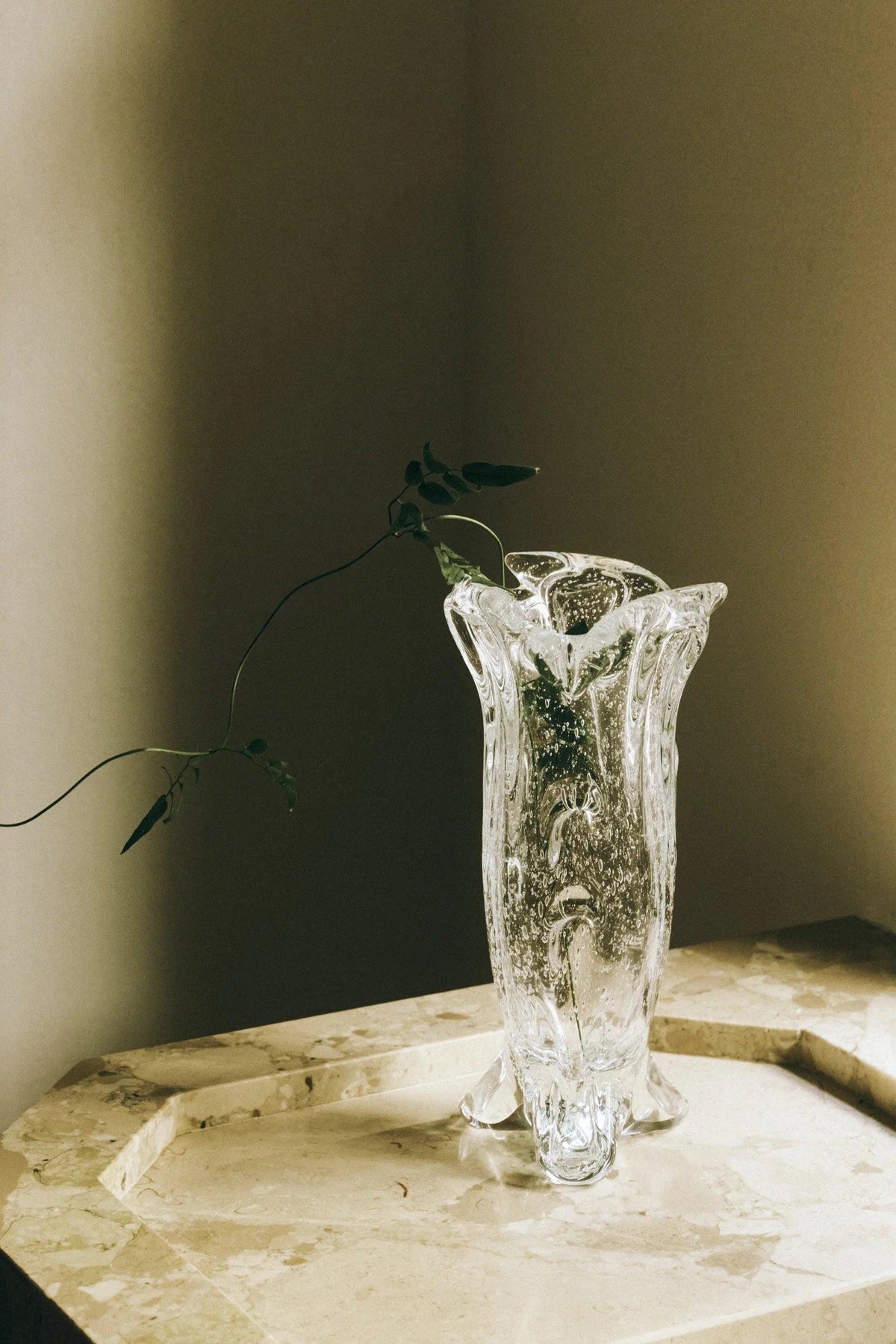 S.R. VINTAGE DRAPE GLASS VASE — view 12
