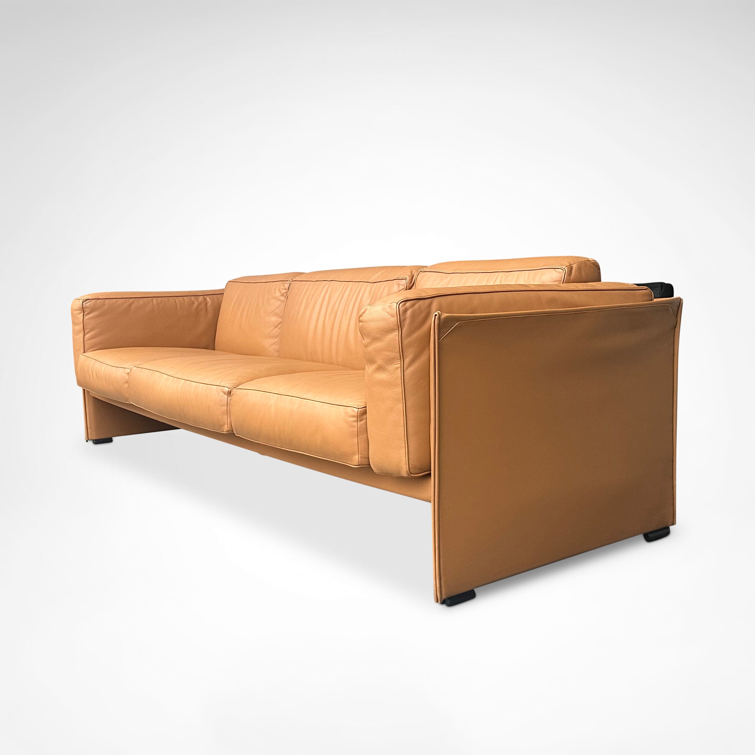 Duc Camel Leather 3-Seater Sofa by Mario Bellini for Cassina, 1990s — close-up
