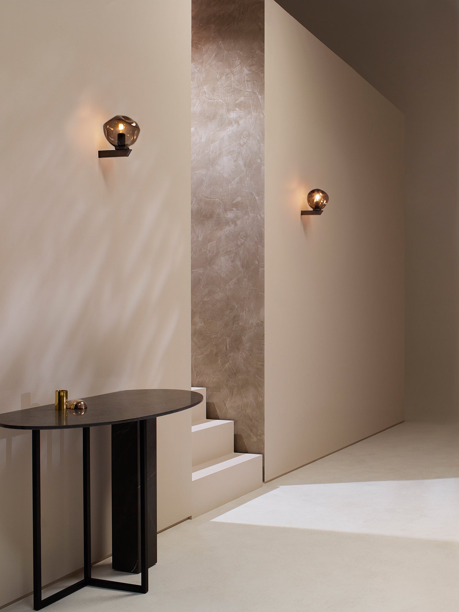 Gaia Short Wall Light