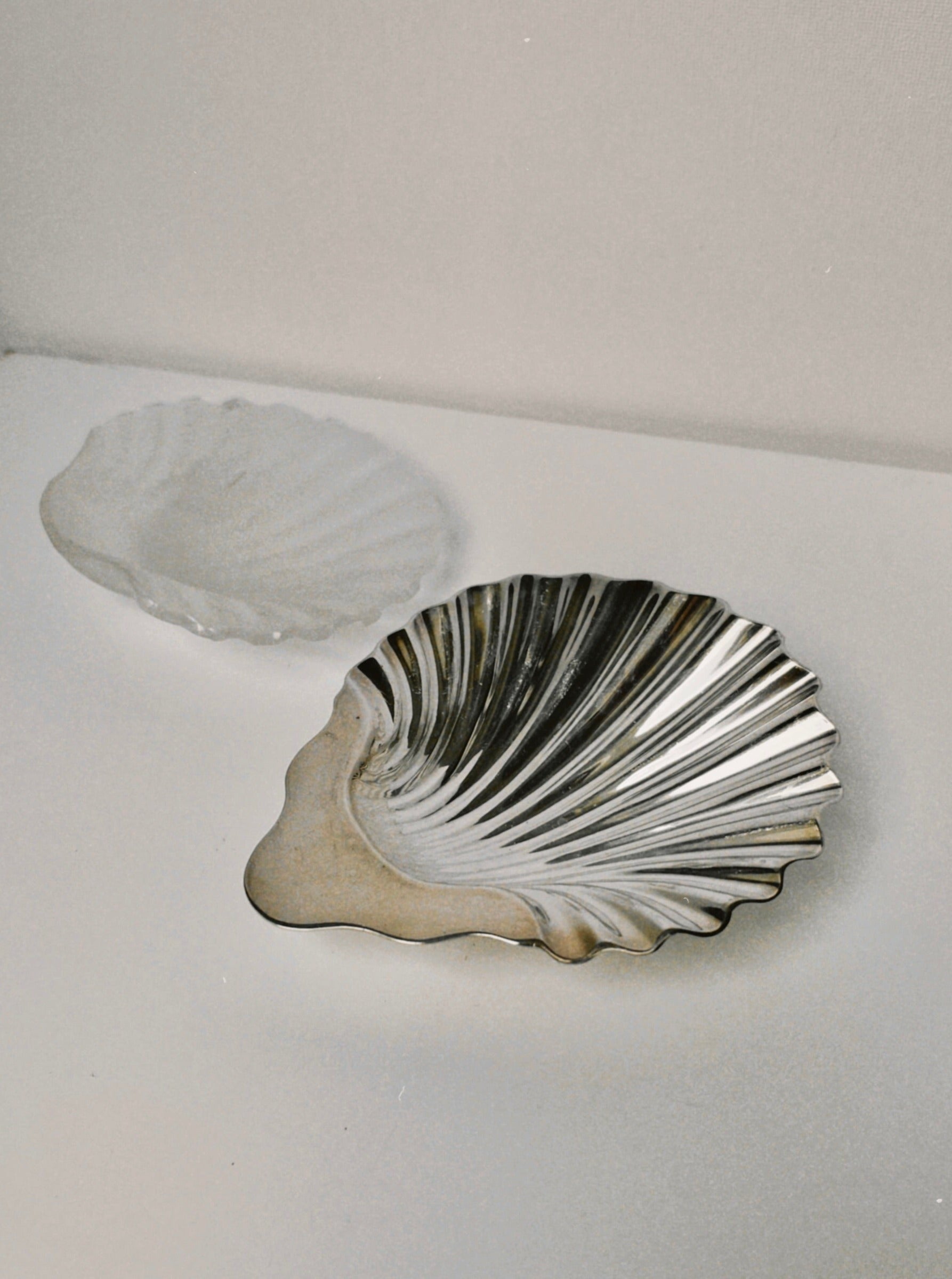 Silver Clam Dishes, Scallop Shell Shaped, 925, Set of 2. Gorgeous detail, 3 online footed dishes. Hallmarked Birmingham - Sterling - 1890.