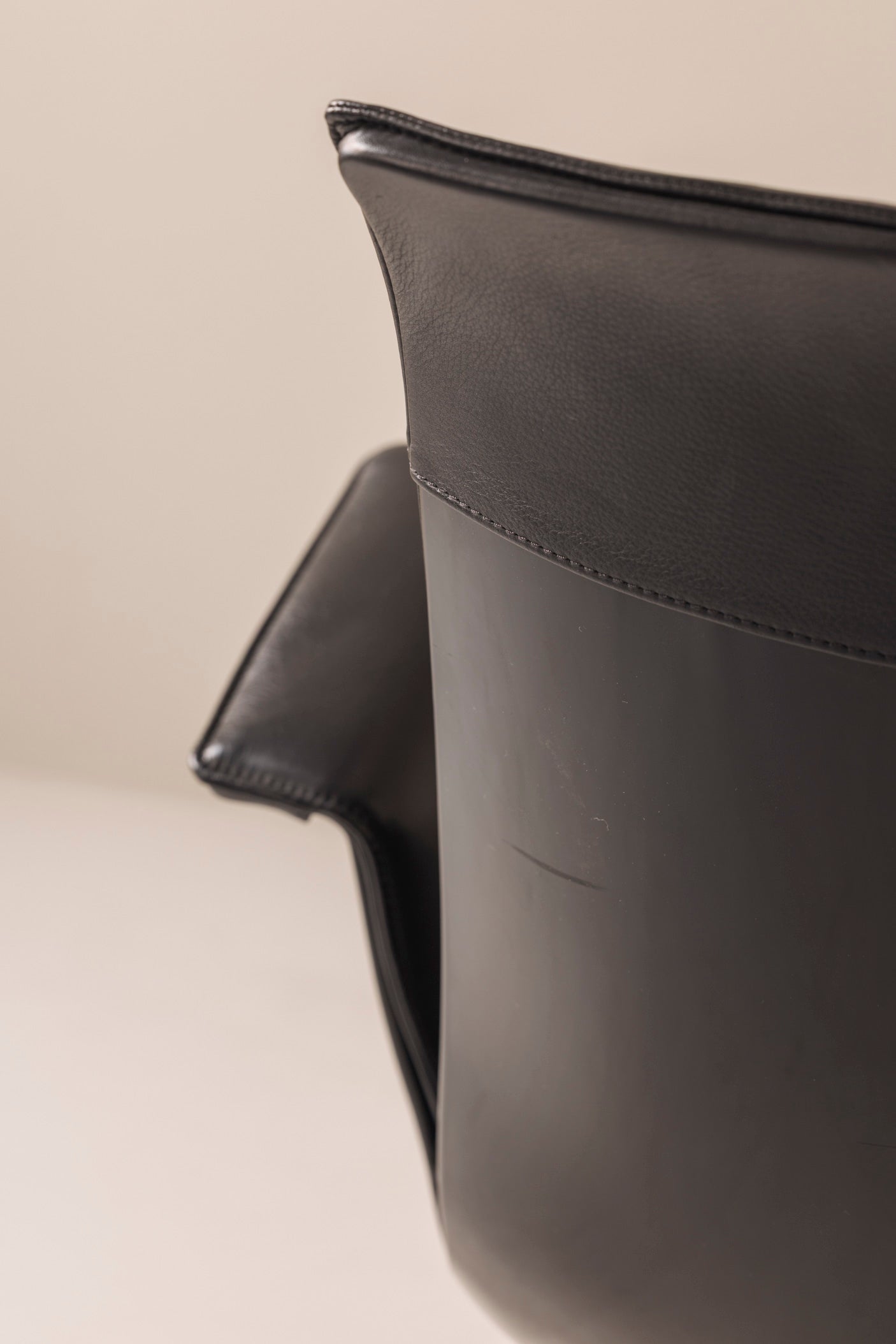 1/6 Bird Low Tulip Chairs by Preben Fabricius & Jorgen Kastholm, 1980s — in context