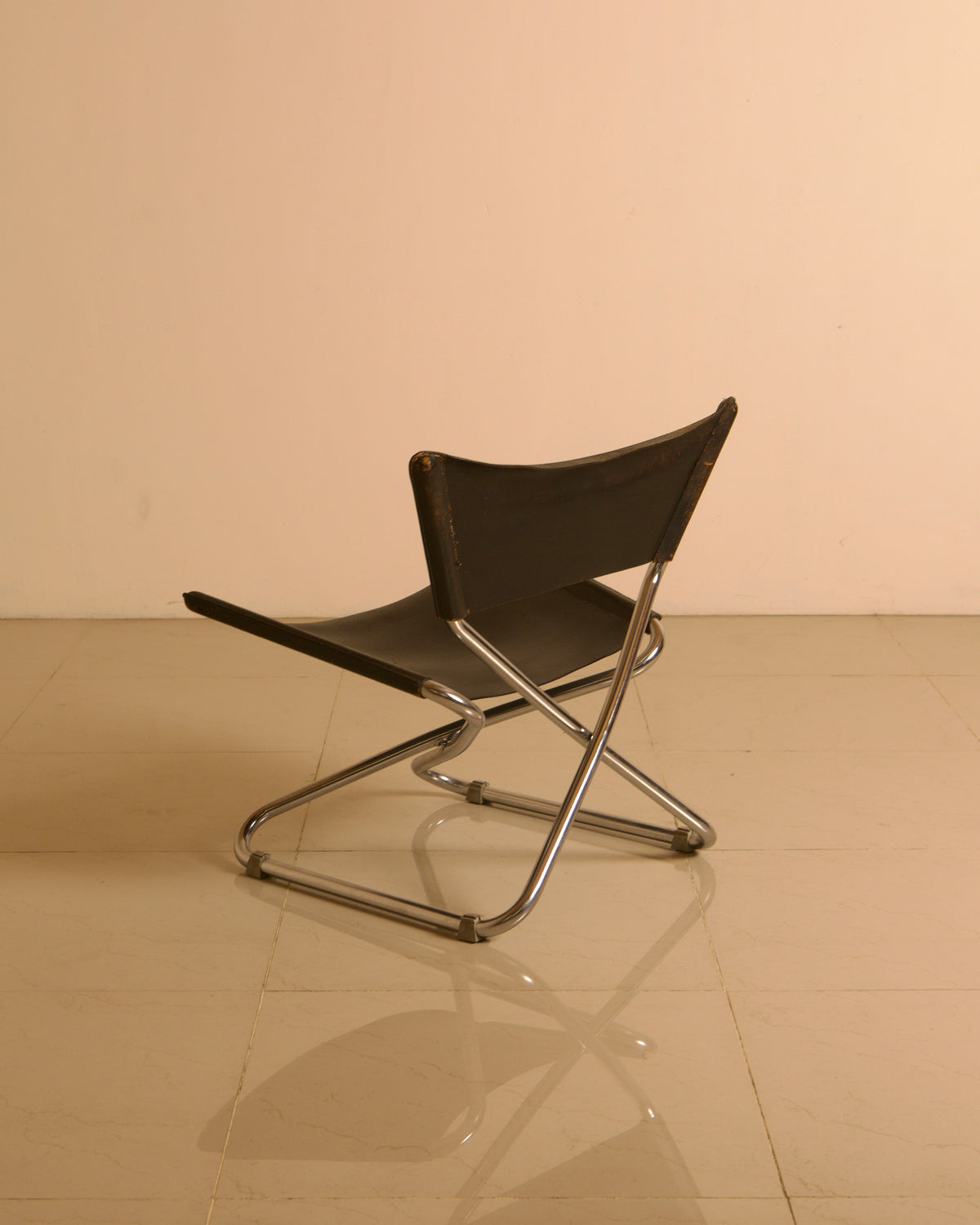 Chaise d'appoint "Z" Scandinave en cuir noir patiné par Erik Magnussen pour Torben Ørskov — view 9