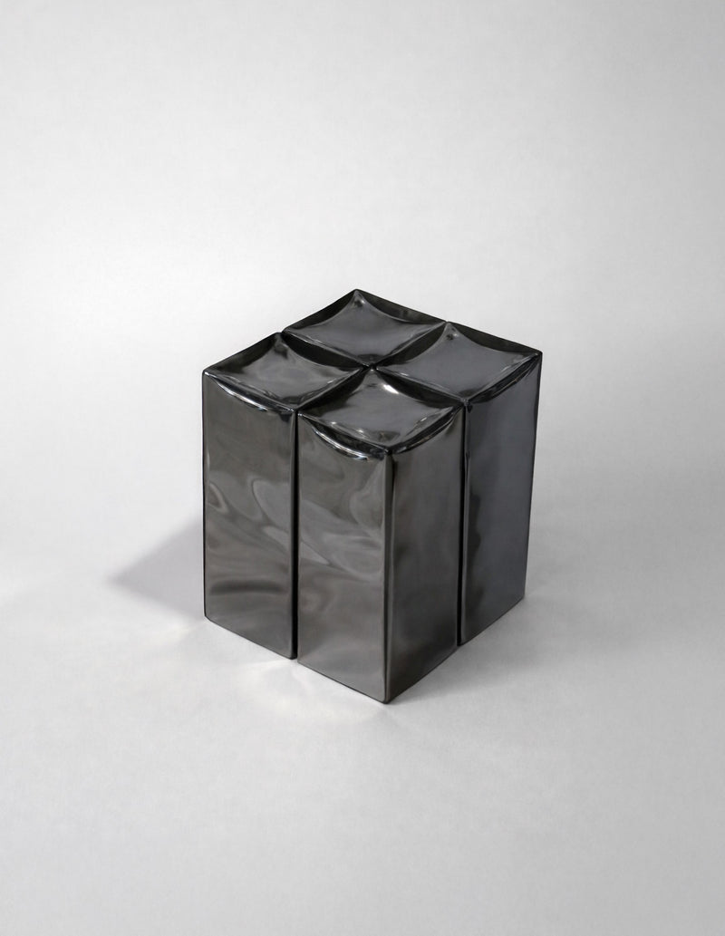 MONOLIT' Stool / Side Table — close-up of glossy black ceramic finish