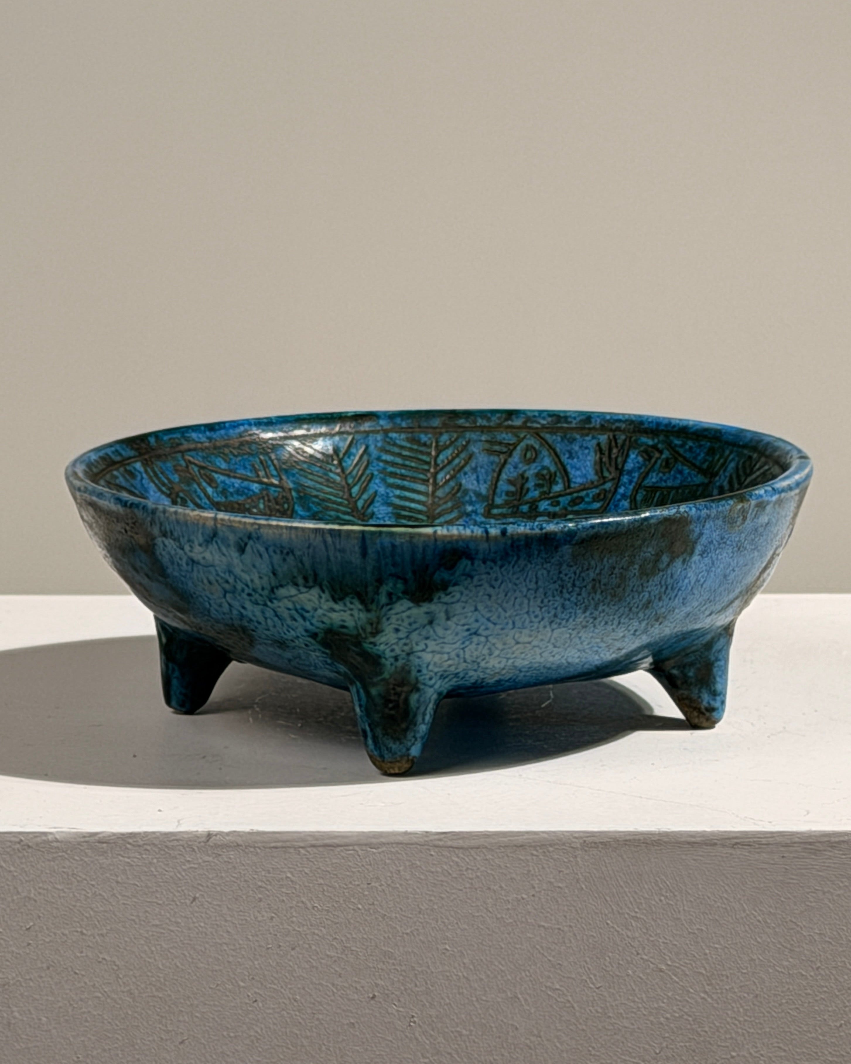 Rare ceramic bowl by Jacques Blin, France, circa 1950 by Figuresdesign | The Oblist