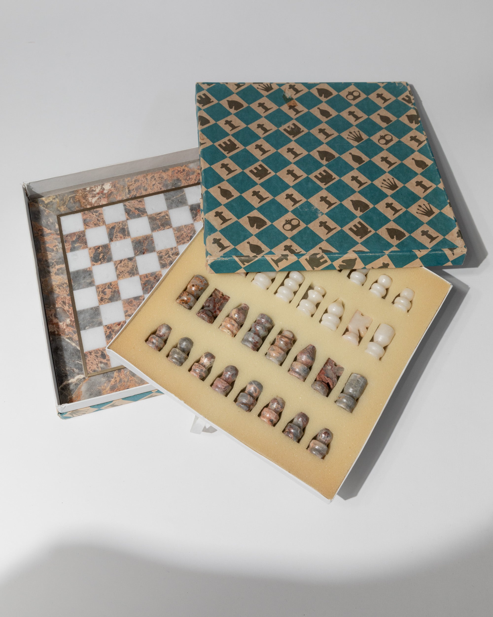 Vintage marble chess set with decorative box and stone pieces Italy 1960s