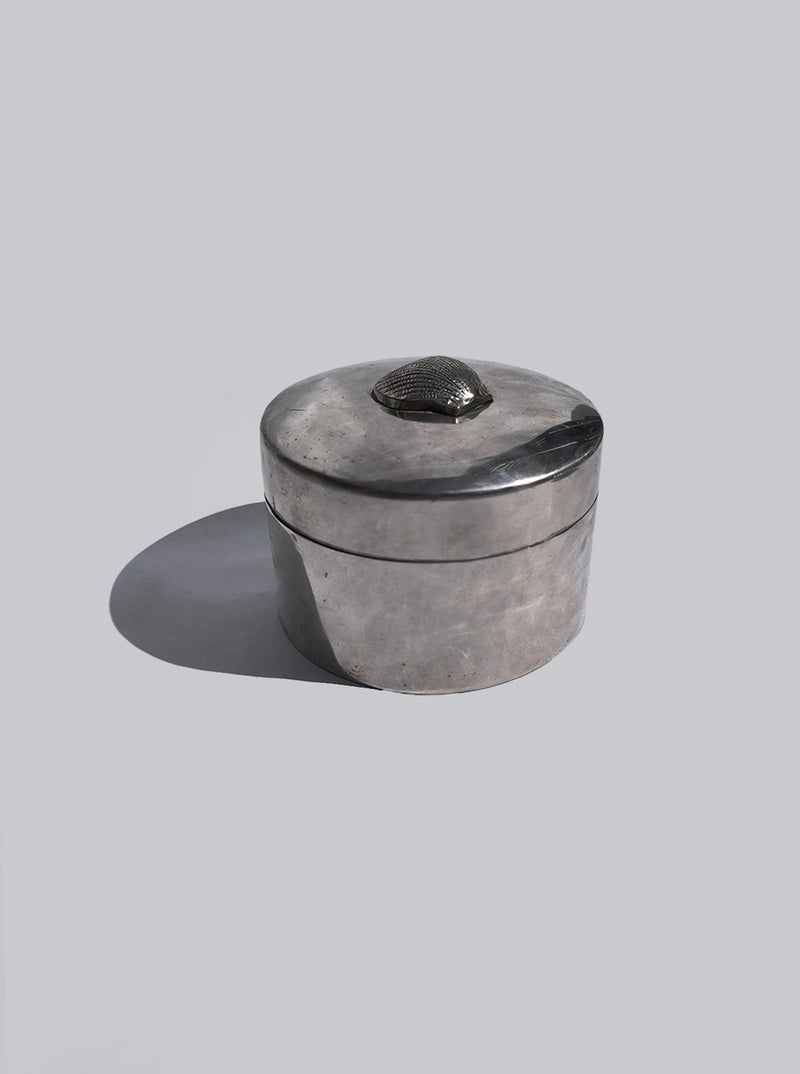 Round Shell Box by Les Objoies | The Oblist