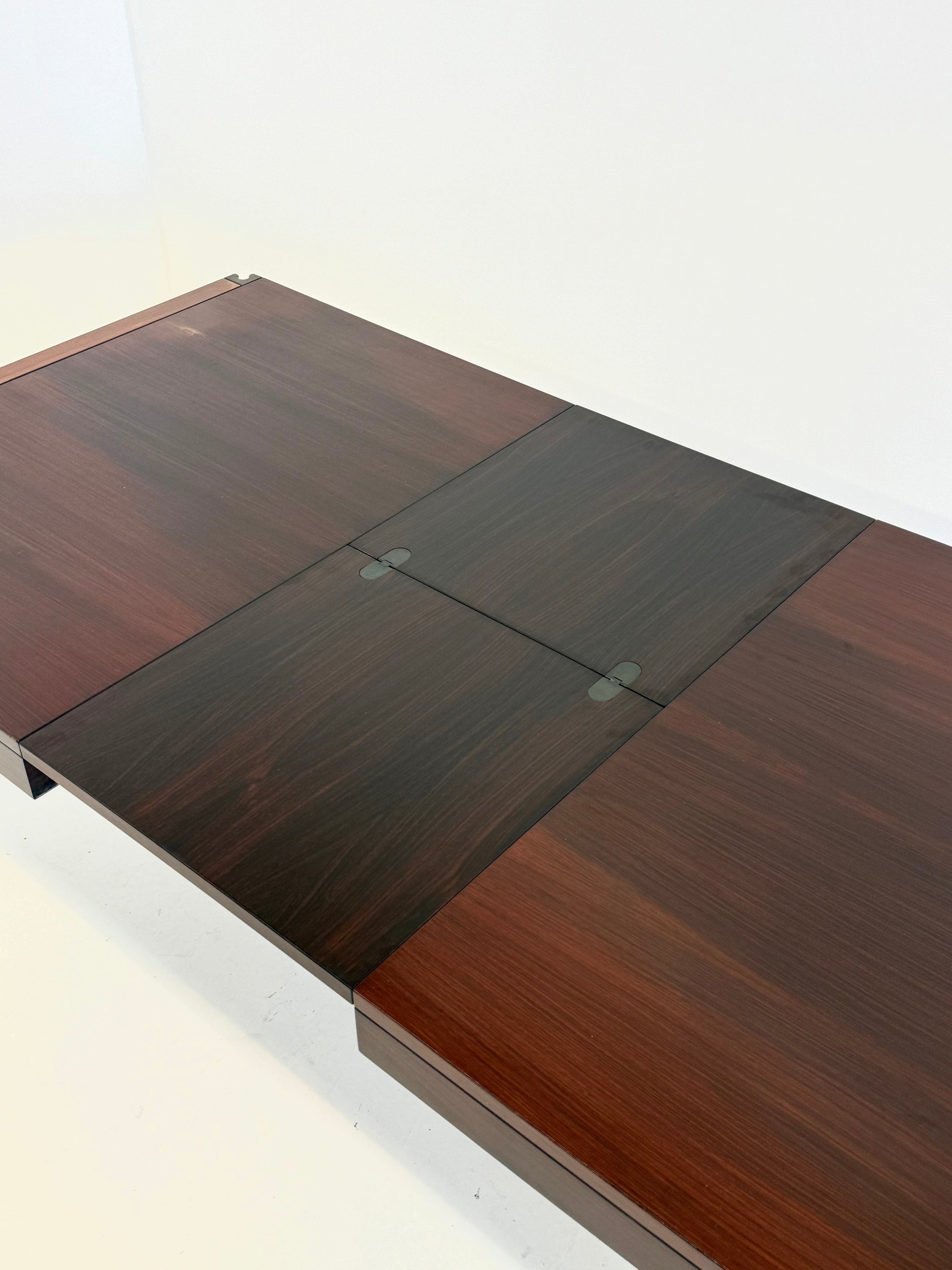 4D wooden vintage dining table by Angelo Mangiarotti for Molteni — view 16