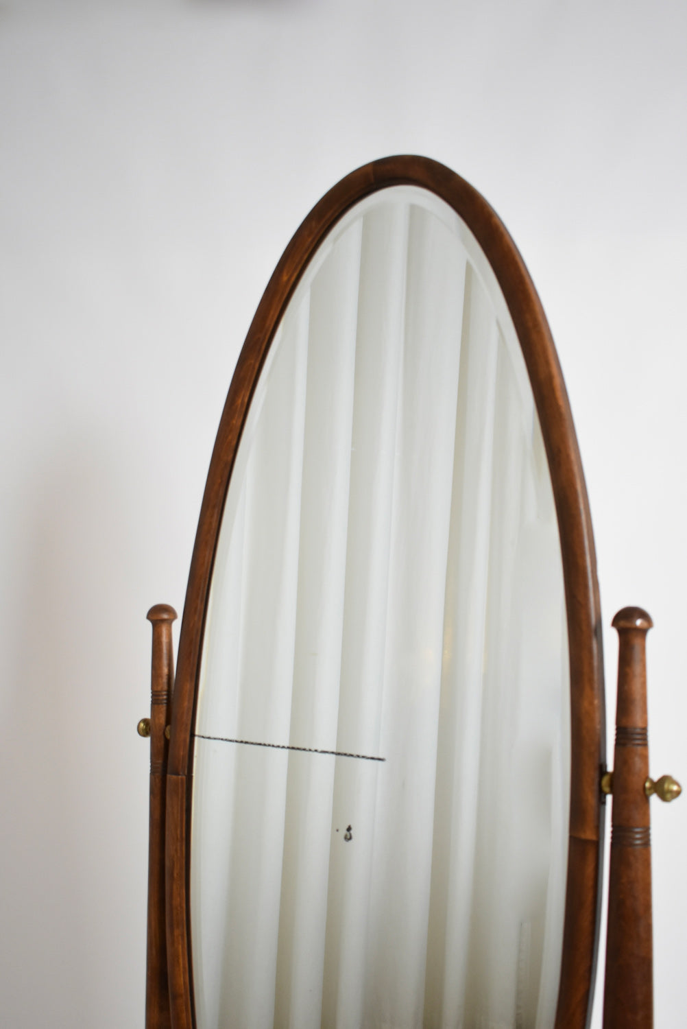 Arts and Crafts wooden psyche mirror — close-up
