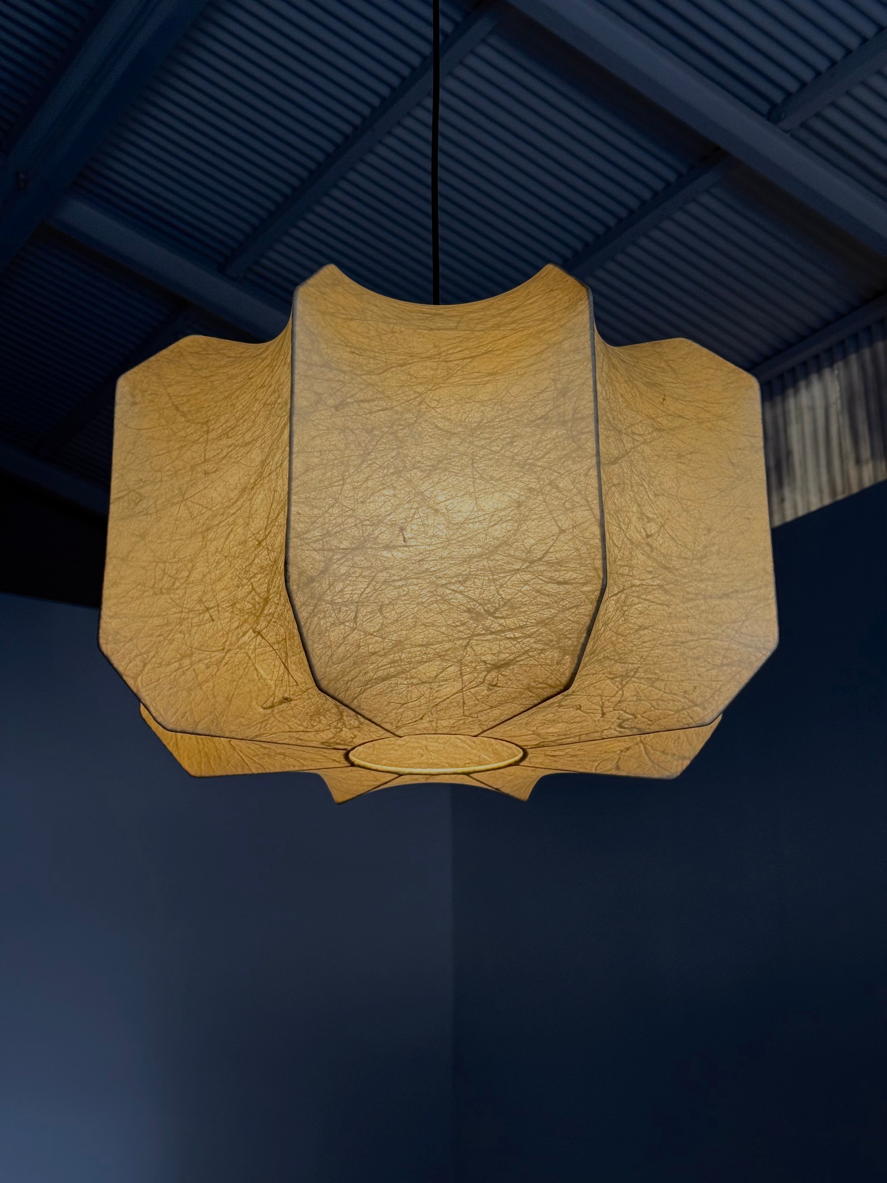 Achille & Pier Giacomo Castiglioni Cocoon lamp — side angle