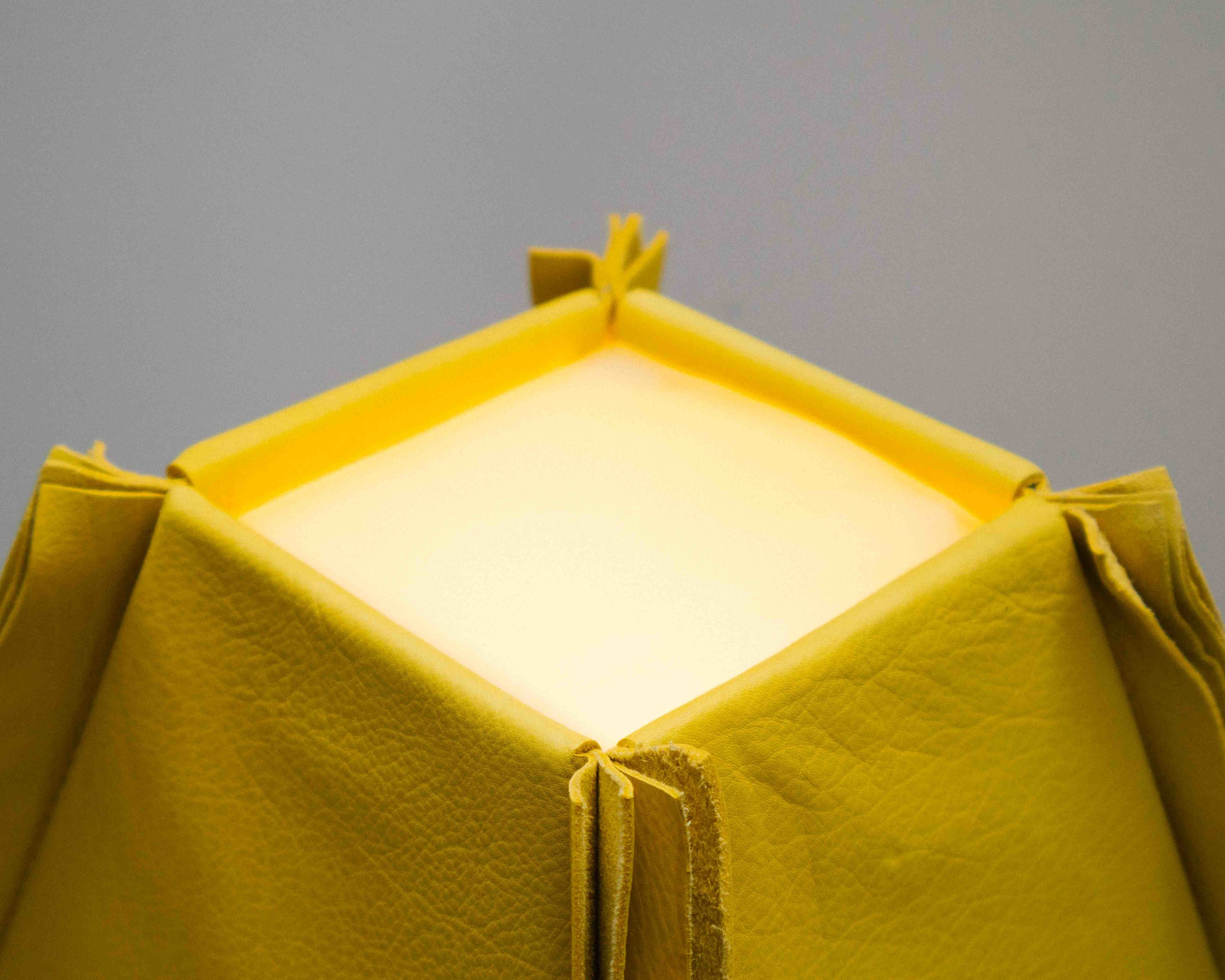 Pleine Fleur Table Lamp by Séjour x JETA — alternate view