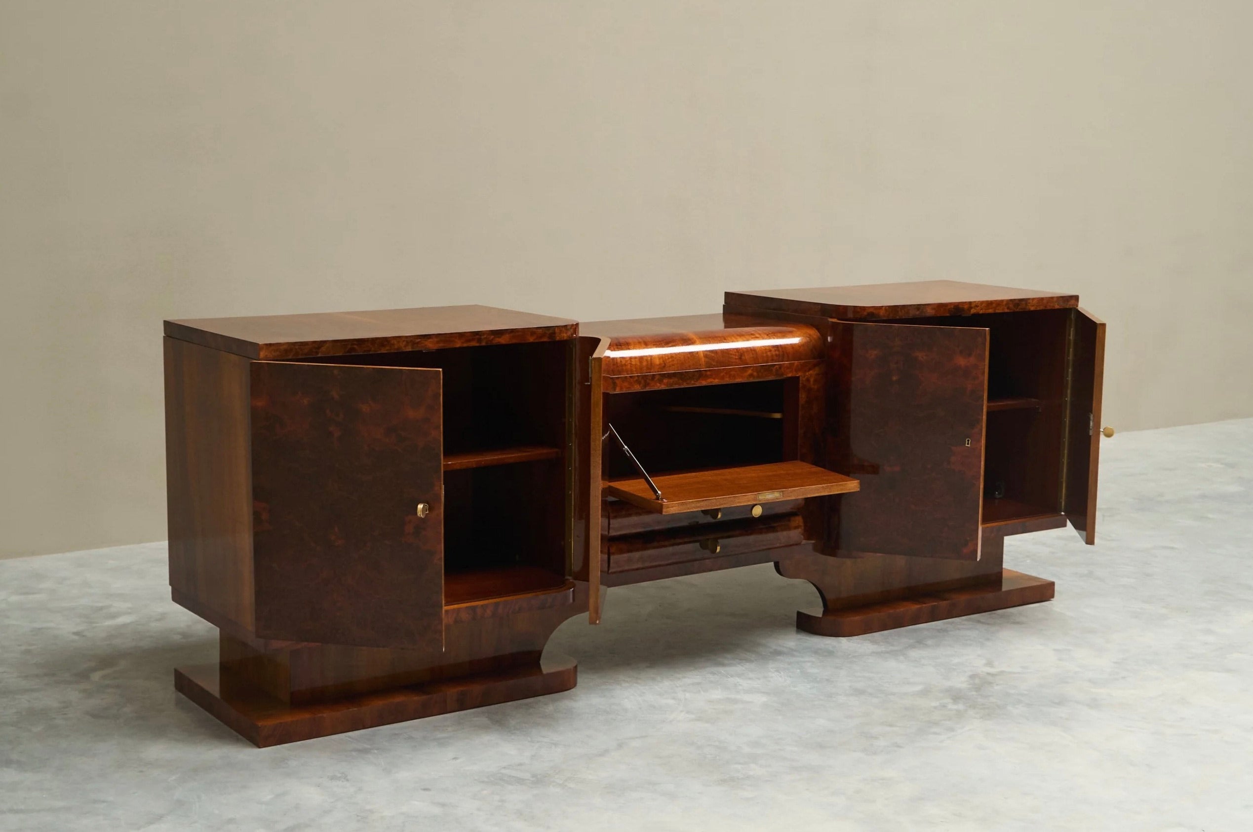 Exceptional De Coene Frères Art Deco Sideboard in Walnut and Burl Walnut Veneer Belgium 1930s — view 10