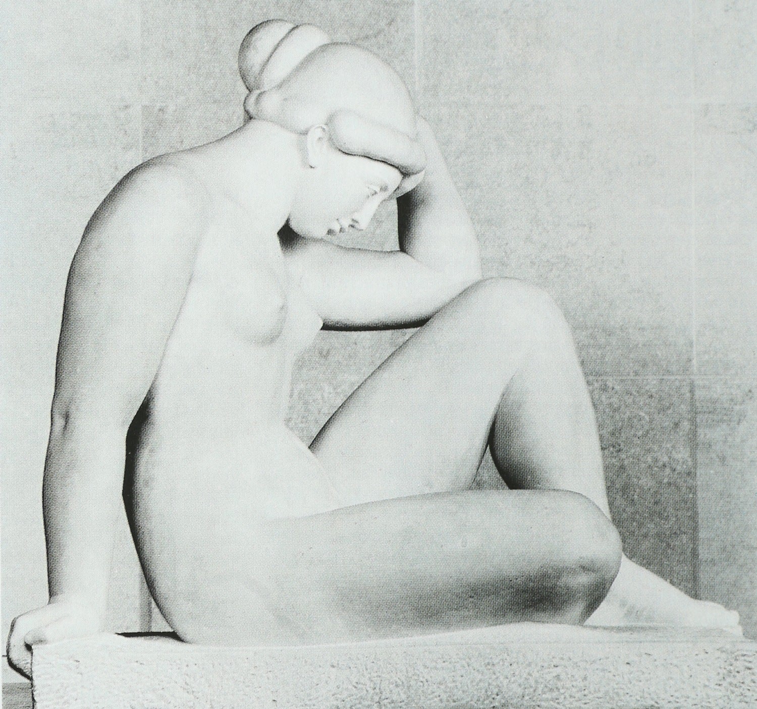 Le Grand Atlas de L’art Book Set — monochrome detail of seated sculpture