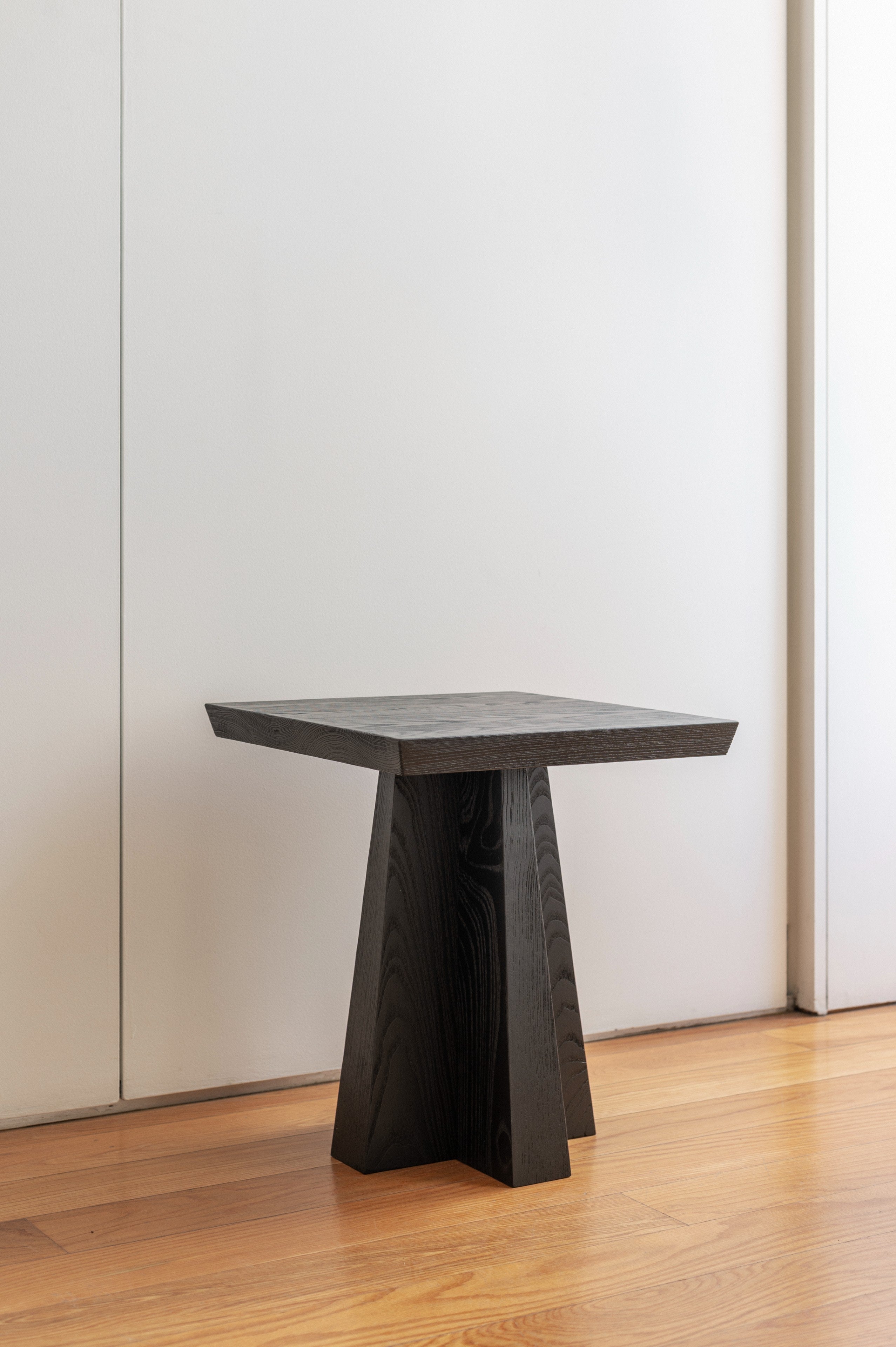 Side Table - Bündner SQR — close-up