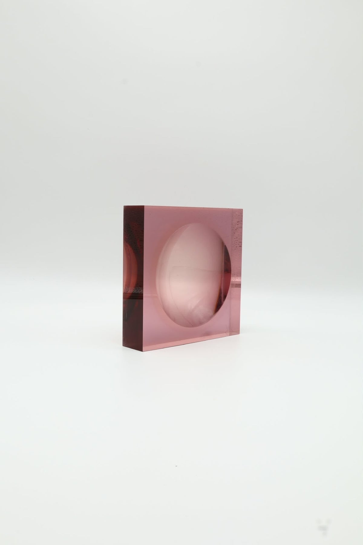 Italian Minimalist Resin Vide Poche – Italy, 1960s — side angle