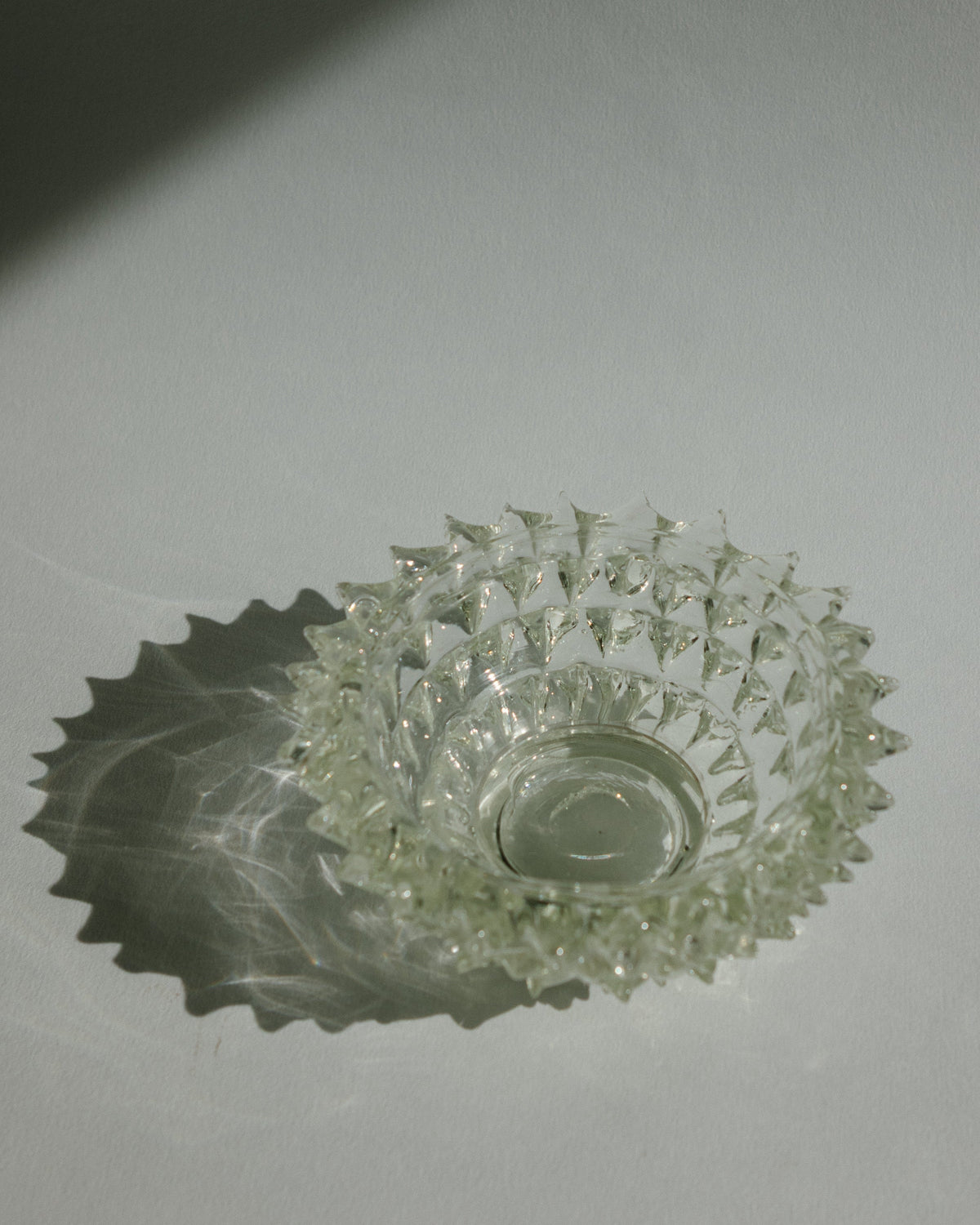 Ercole Barovier “Rostrato” Murano Glass Bowl  | Barovier&Toso — side angle