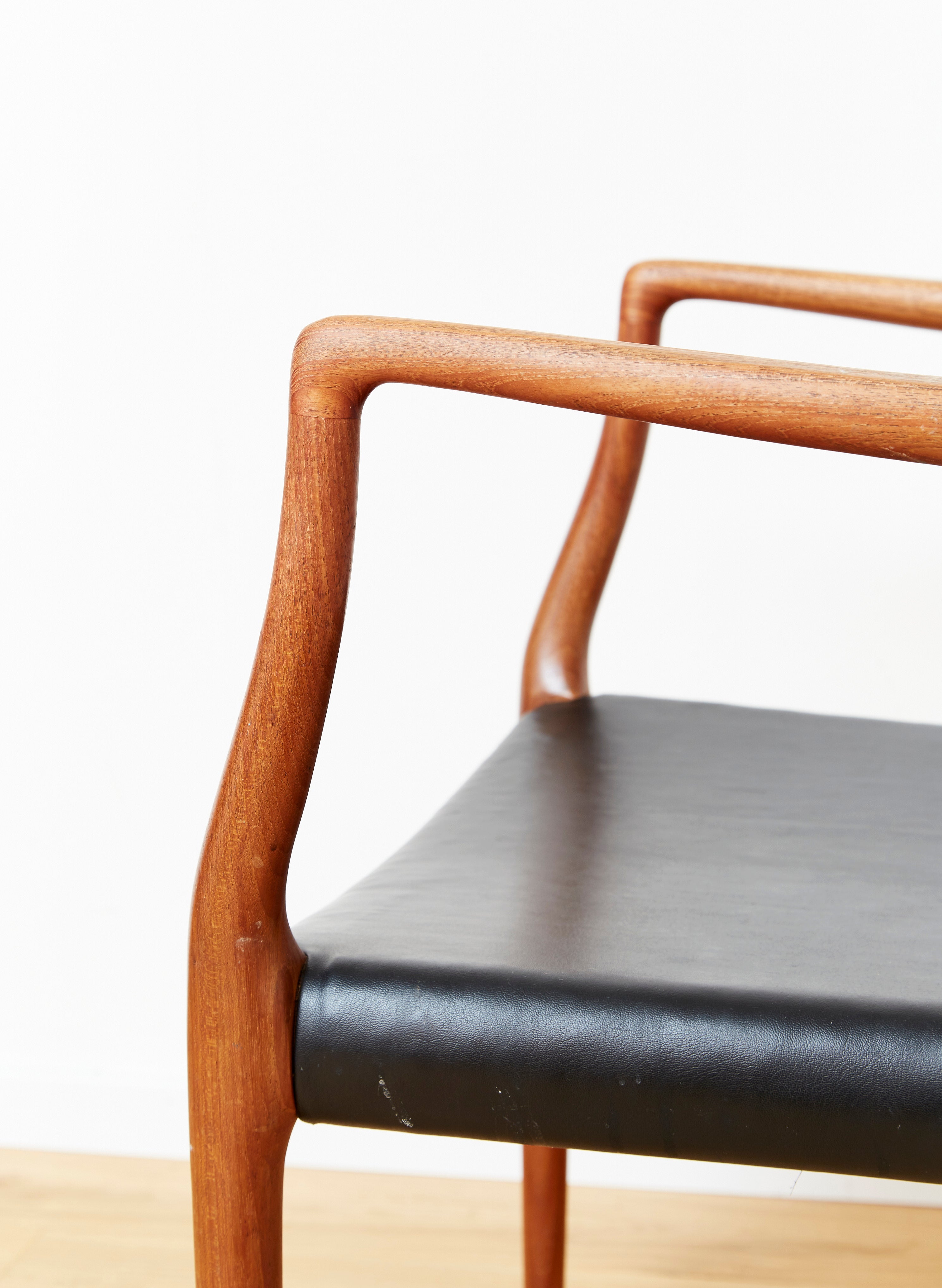 Chaise No.65 de Niels Otto Møller pour J.L. Møller