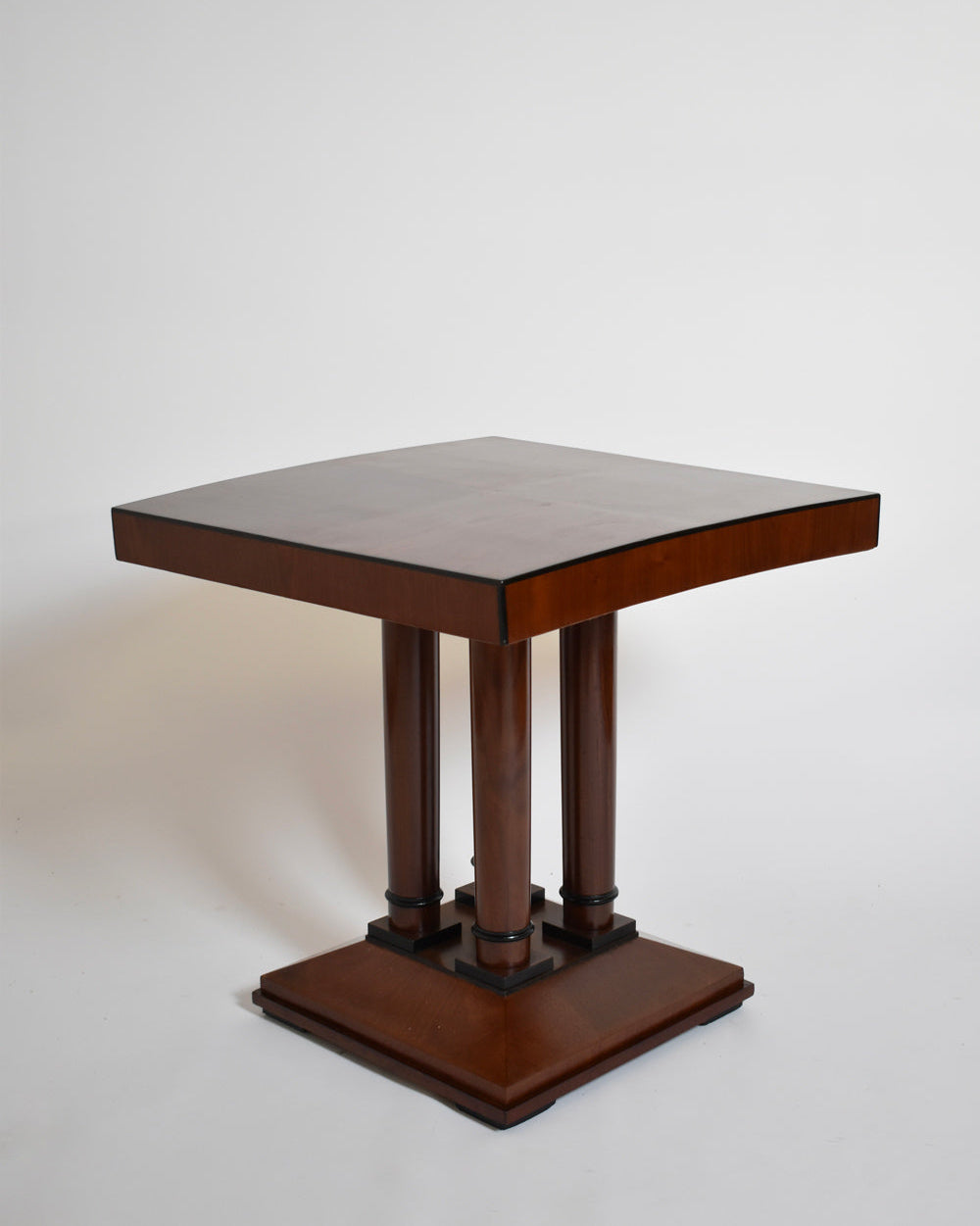 Table d'appoint de la Sécession viennoise, années 1910