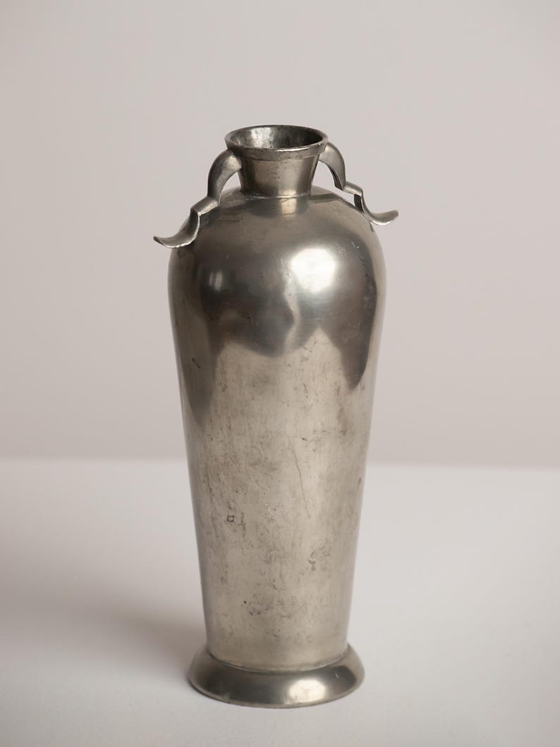 Vintage Art Deco Pewter Amphora Vase – 1930s Classical Revival Metal Urn — detail view