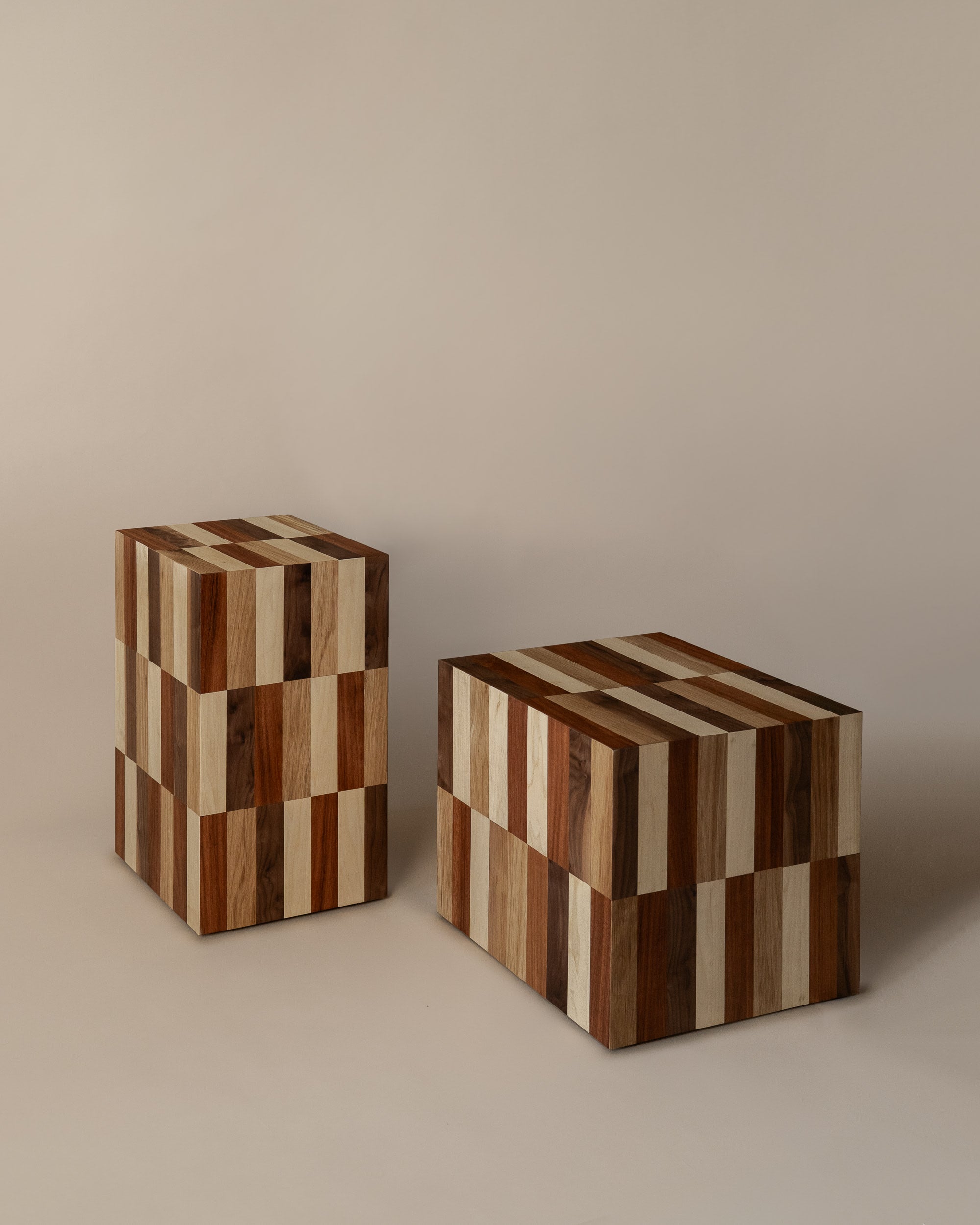 MORA Wooden Auxiliary Table — close-up of striped wood surface