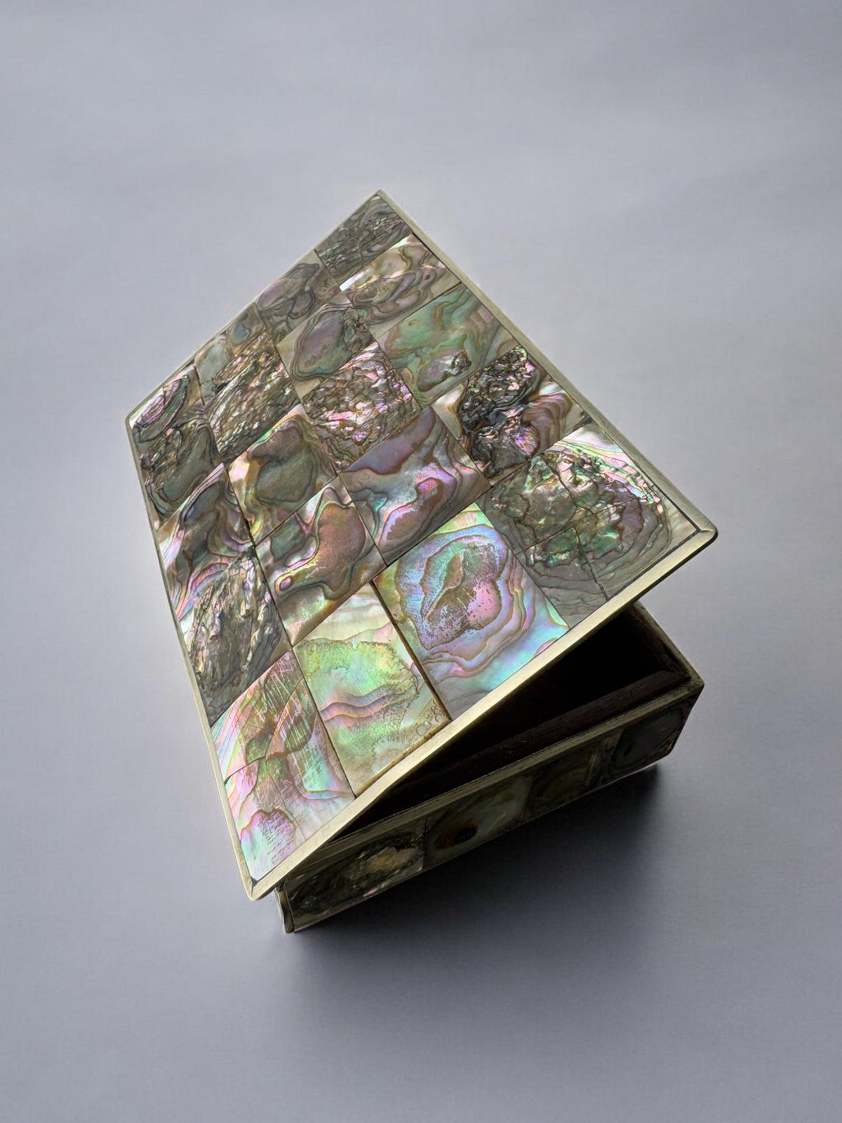 Abalone shell vanity box, Alpaca Mexico, 1970's — lifestyle setting