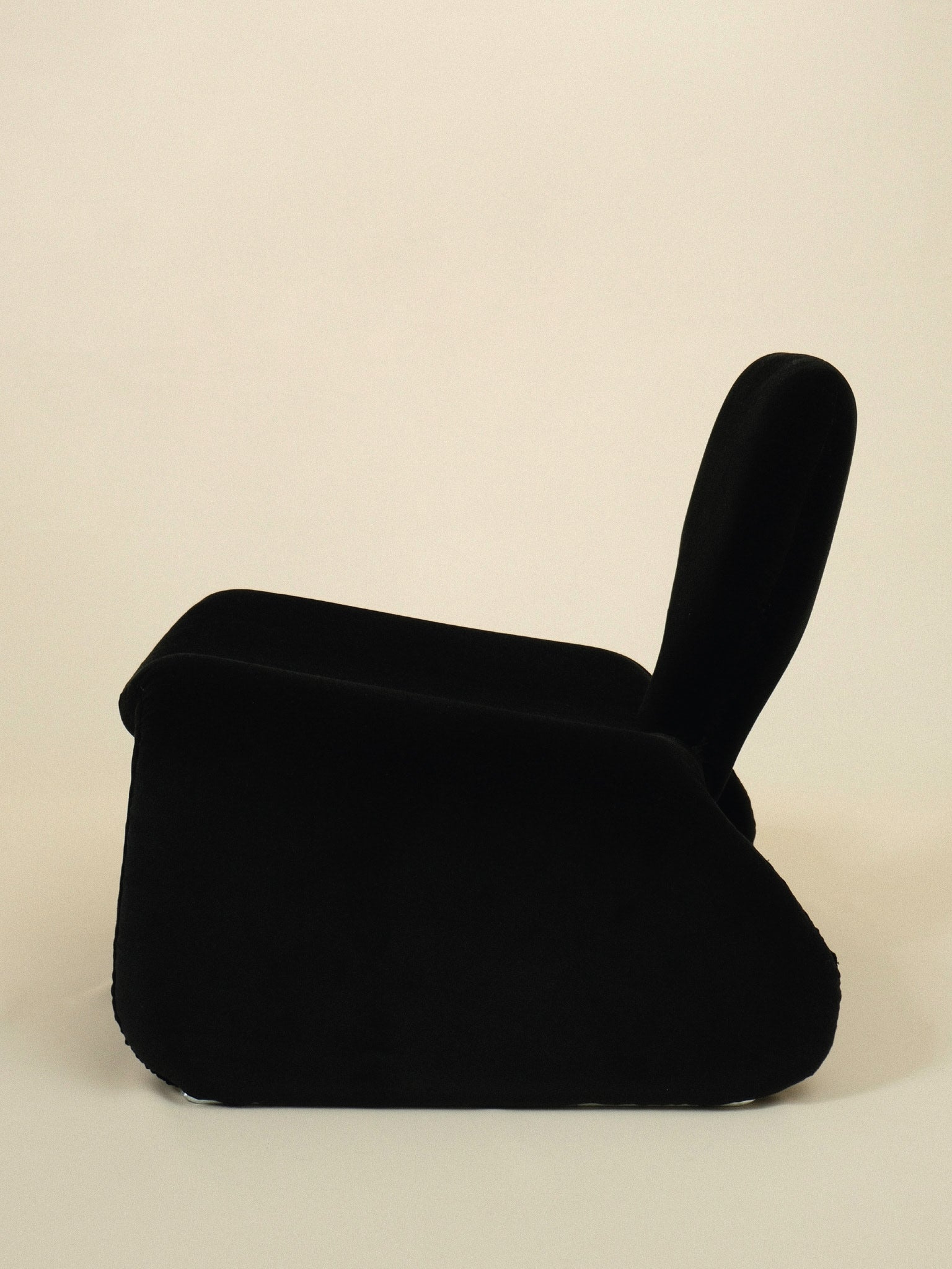 Olivier Mourgue Djinn Lounge Chair — side angle