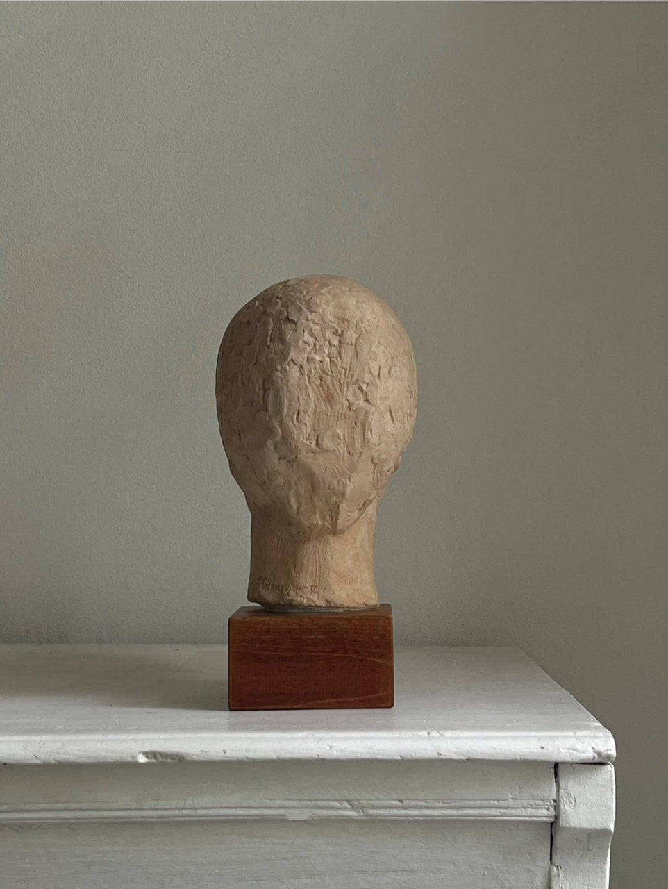 Buste Midcentury sur Piédestal en Bois